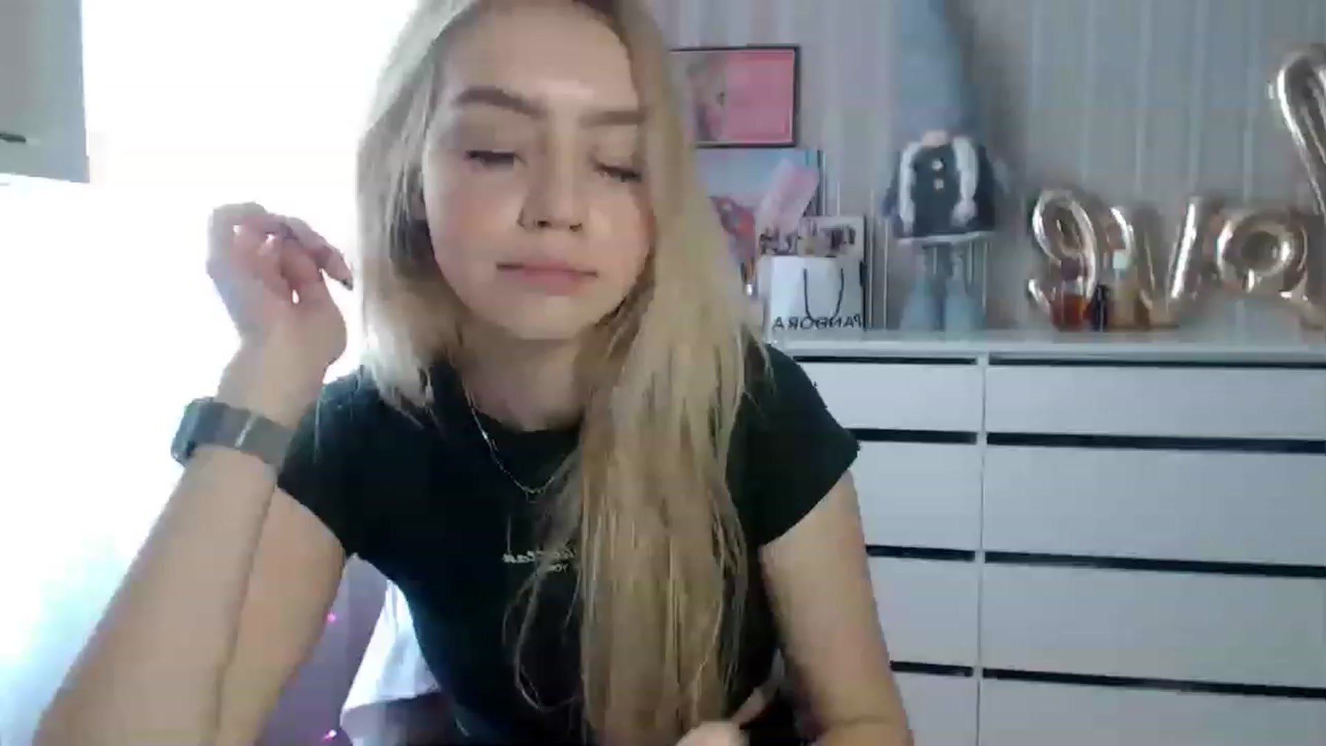 Gallery image thumbnail from CutieeBlondie's myfreecams stream on, 04/18/2023, 11:31 image 19 of 20