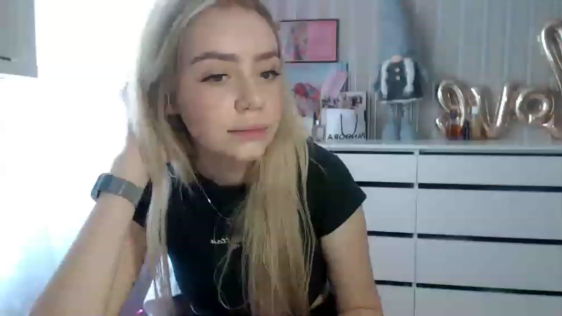 Gallery image thumbnail from CutieeBlondie's myfreecams stream on, 04/18/2023, 11:31 image 20 of 20