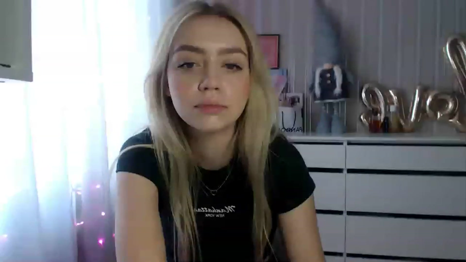 Gallery image thumbnail from CutieeBlondie's myfreecams stream on, 04/18/2023, 11:31 image 5 of 20