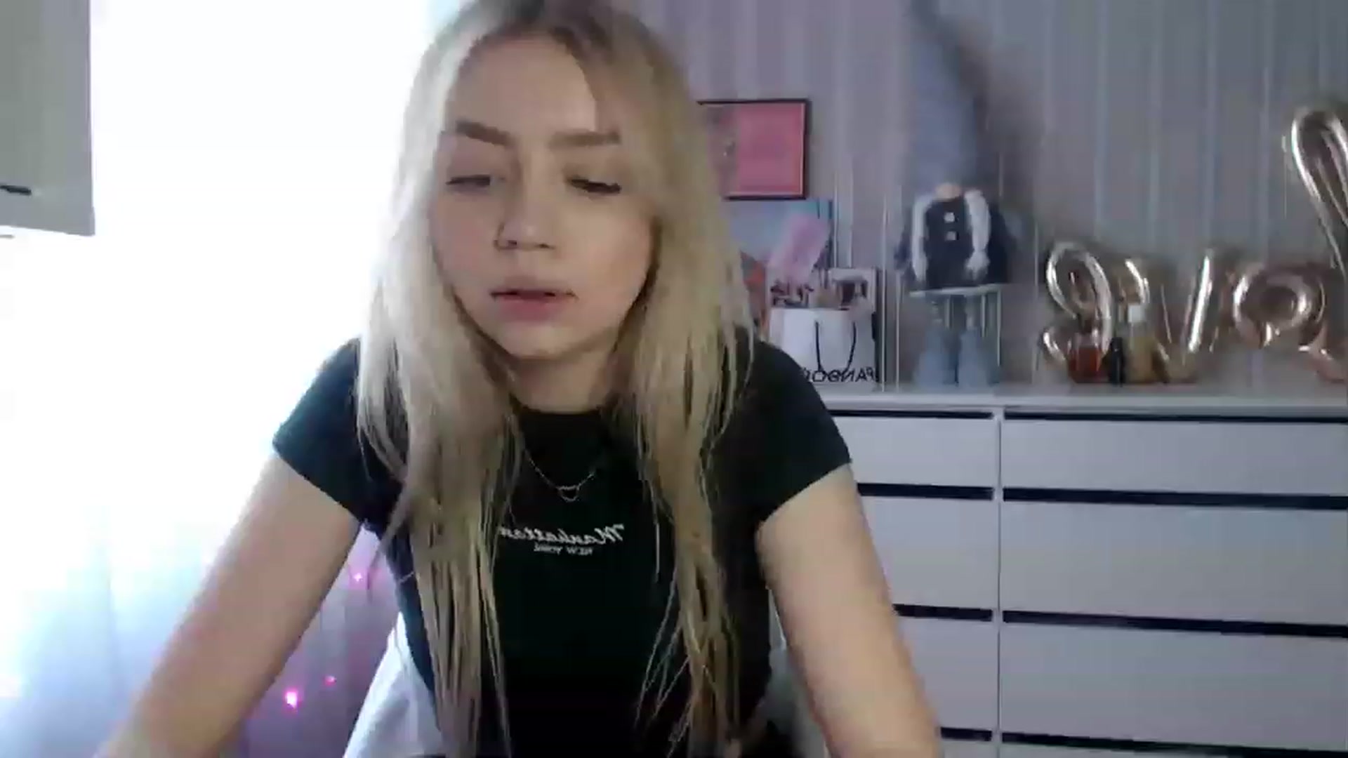 Gallery image thumbnail from CutieeBlondie's myfreecams stream on, 04/18/2023, 11:31 image 3 of 20
