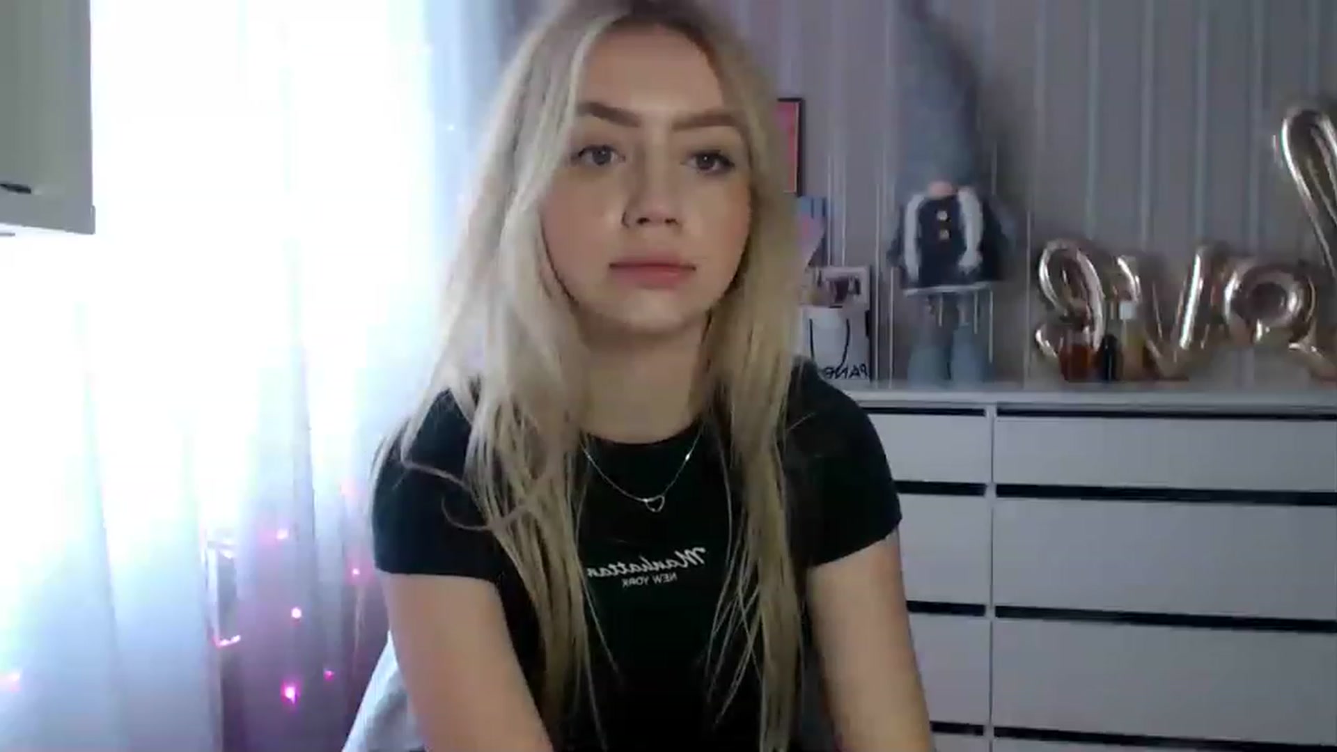 Gallery image thumbnail from CutieeBlondie's myfreecams stream on, 04/18/2023, 11:31 image 2 of 20