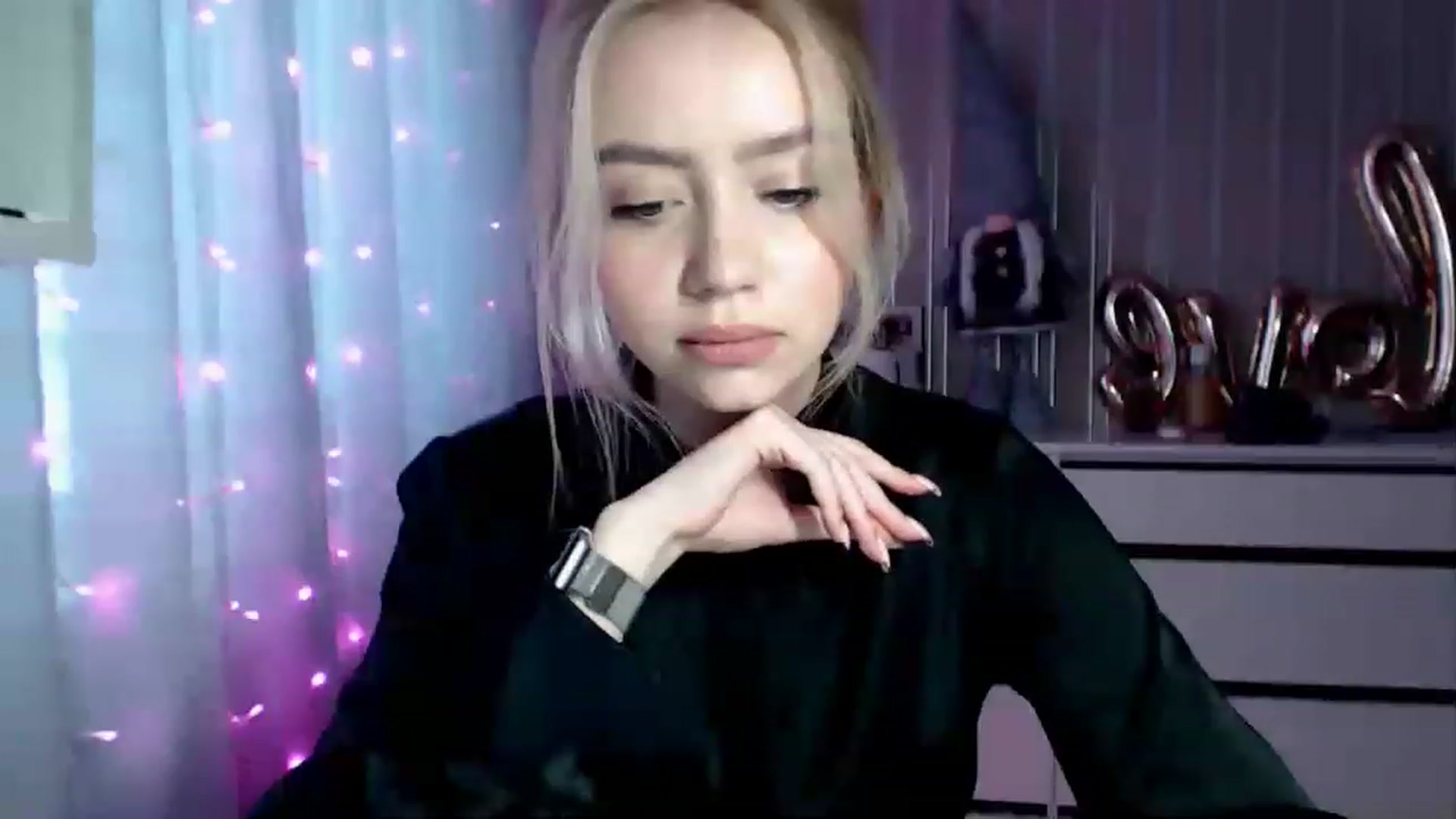 Gallery image thumbnail from CutieeBlondie's myfreecams stream on, 04/20/2023, 12:36 image 16 of 20