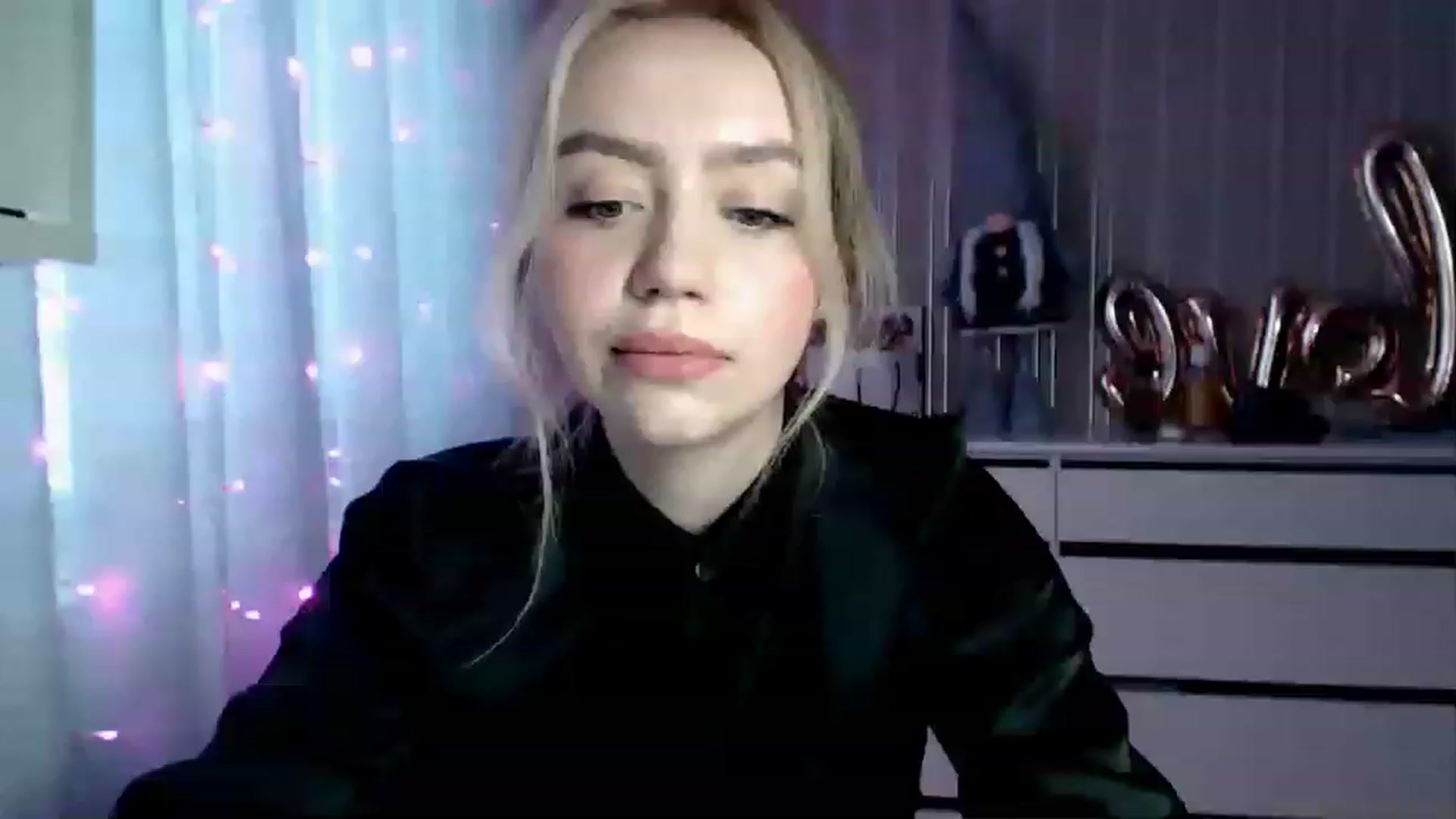 Gallery image thumbnail from CutieeBlondie's myfreecams stream on, 04/20/2023, 12:36 image 9 of 20