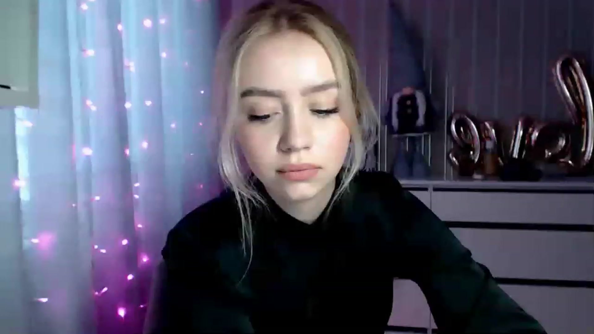 Gallery image thumbnail from CutieeBlondie's myfreecams stream on, 04/20/2023, 12:36 image 13 of 20