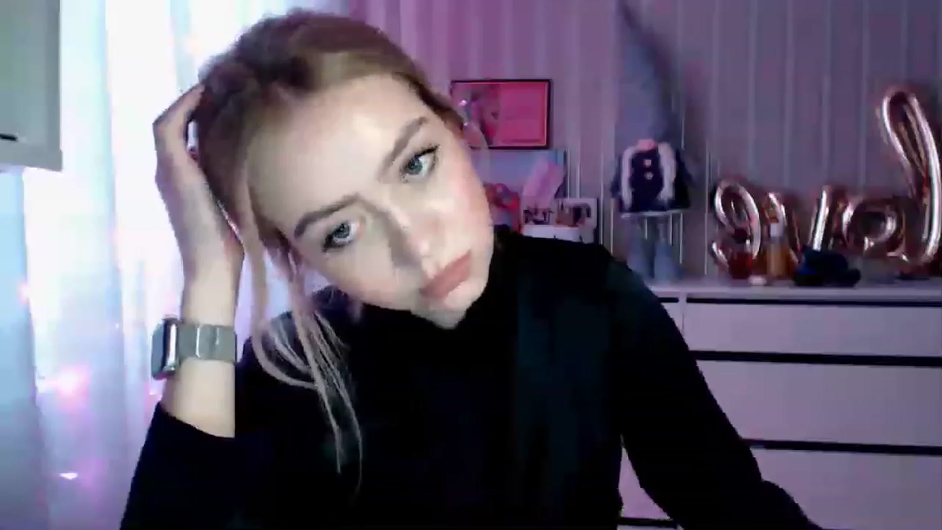 Gallery image thumbnail from CutieeBlondie's myfreecams stream on, 04/20/2023, 12:36 image 19 of 20