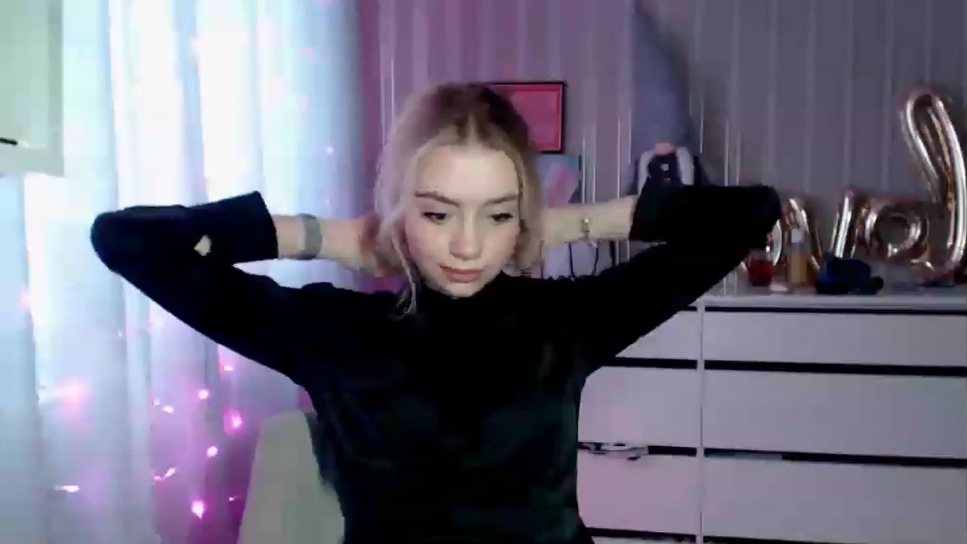 Gallery image thumbnail from CutieeBlondie's myfreecams stream on, 04/20/2023, 12:36 image 8 of 20
