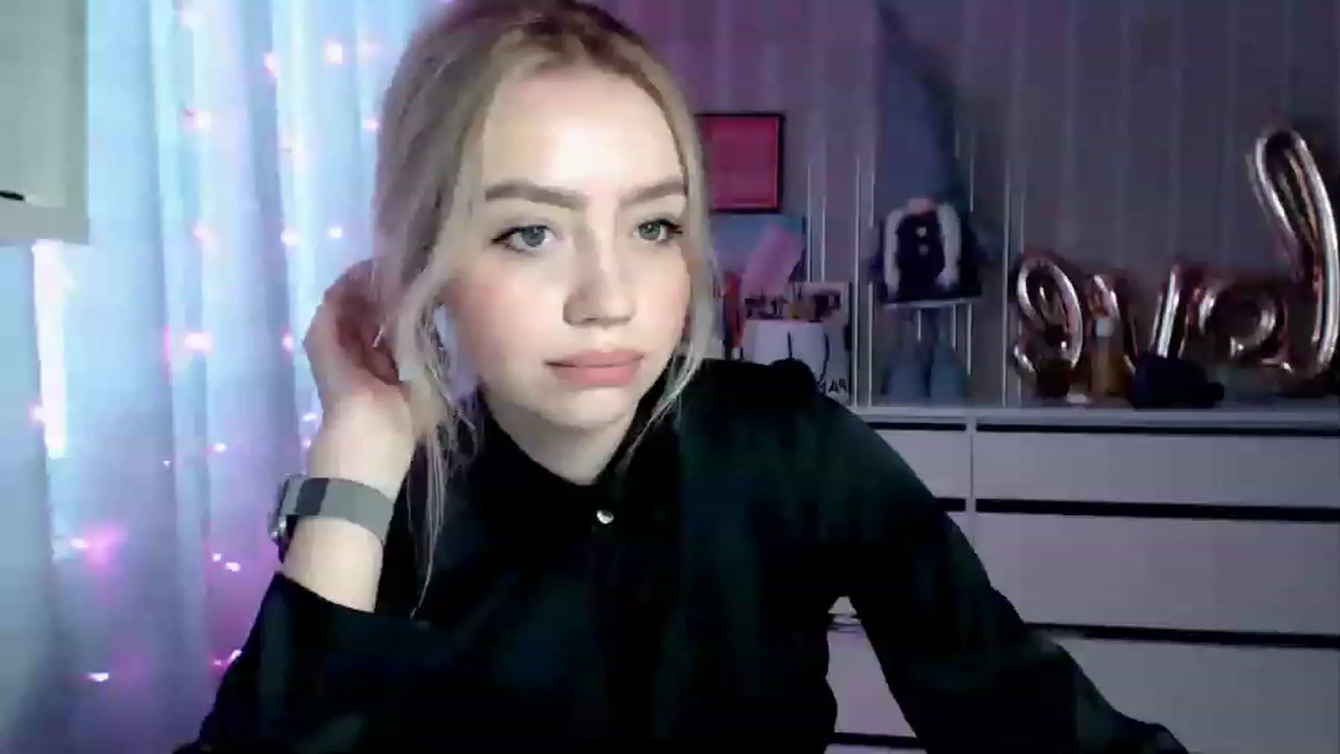 Gallery image thumbnail from CutieeBlondie's myfreecams stream on, 04/20/2023, 12:36 image 10 of 20