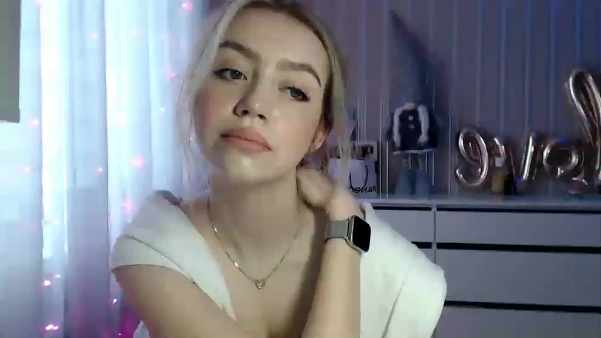 Gallery image thumbnail from CutieeBlondie's myfreecams stream on, 04/21/2023, 12:43 image 17 of 20