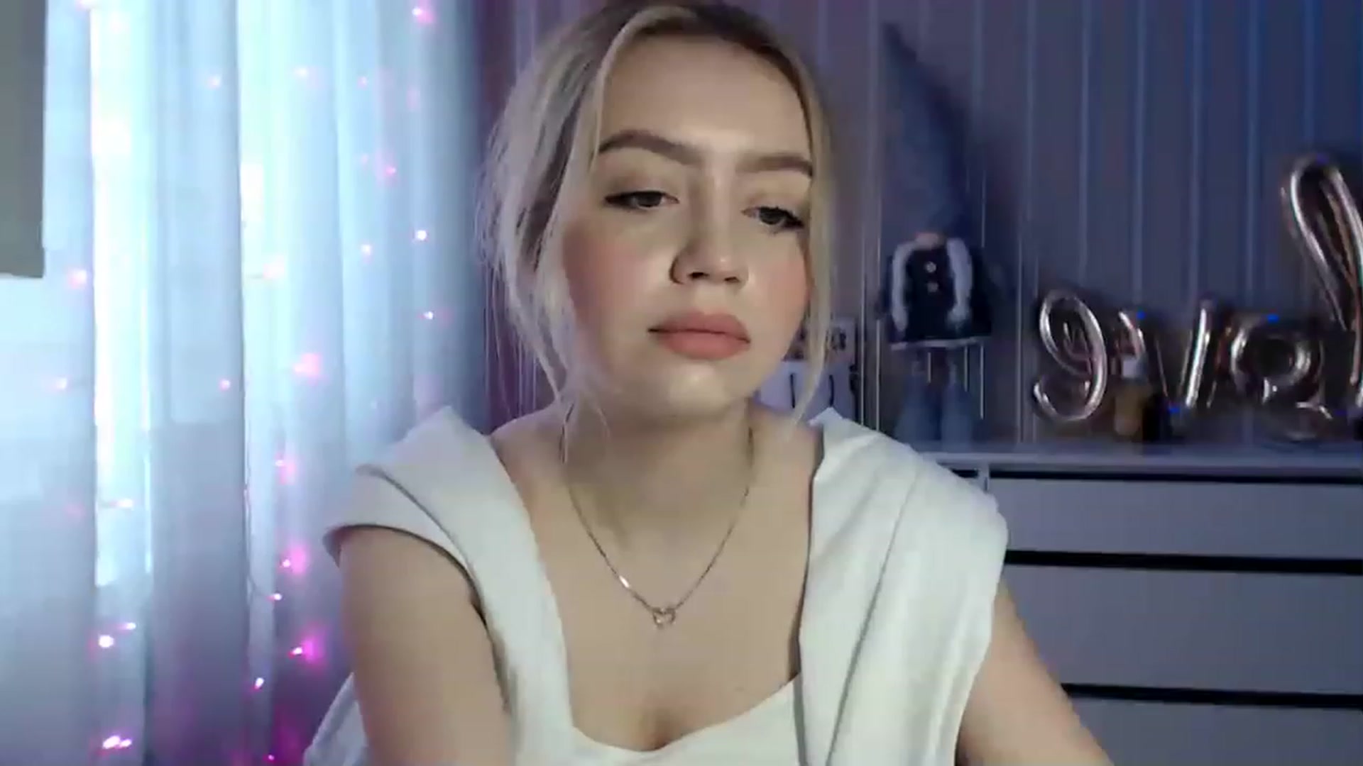 Gallery image thumbnail from CutieeBlondie's myfreecams stream on, 04/21/2023, 12:43 image 19 of 20