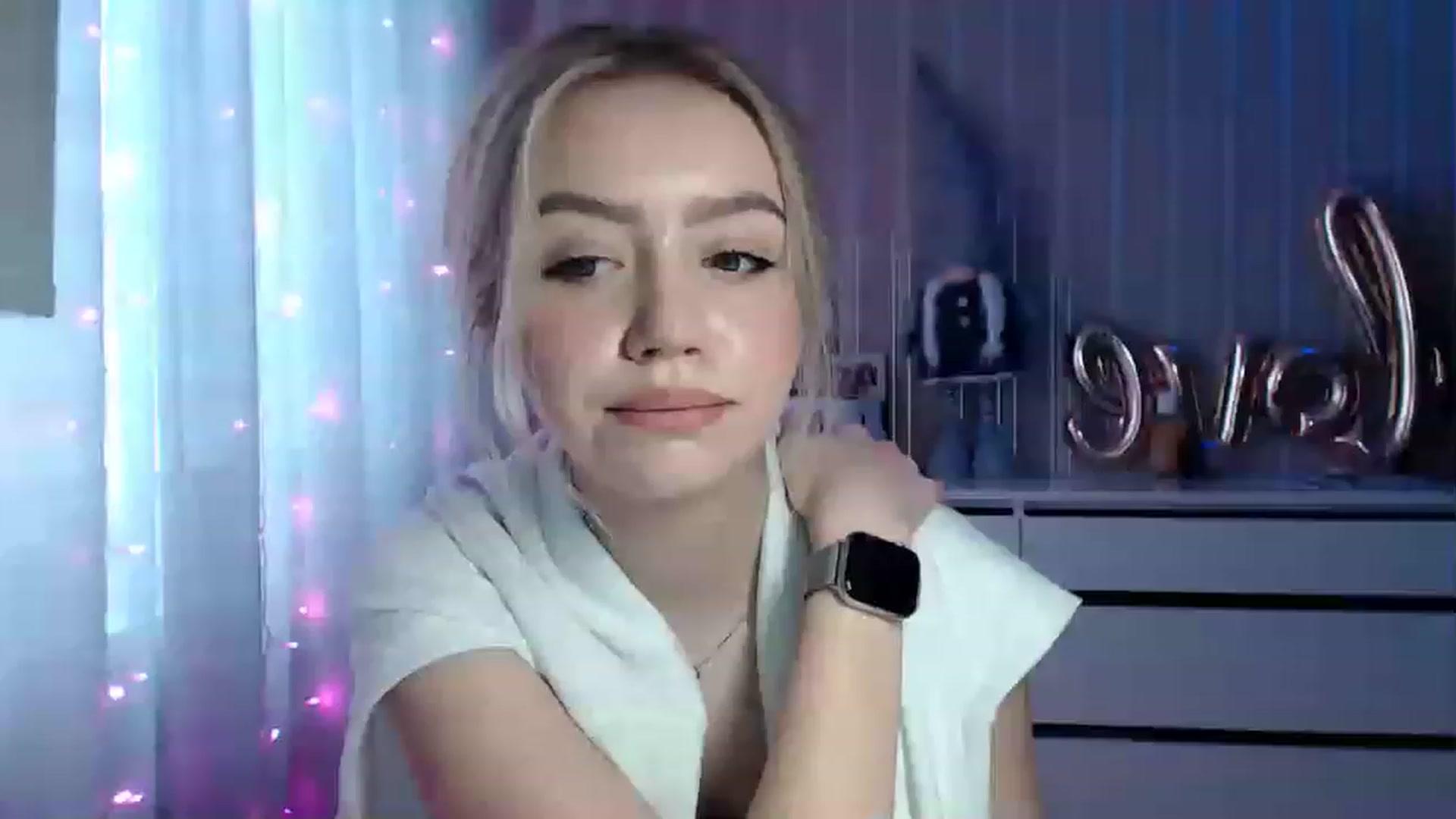 Gallery image thumbnail from CutieeBlondie's myfreecams stream on, 04/21/2023, 12:43 image 3 of 20