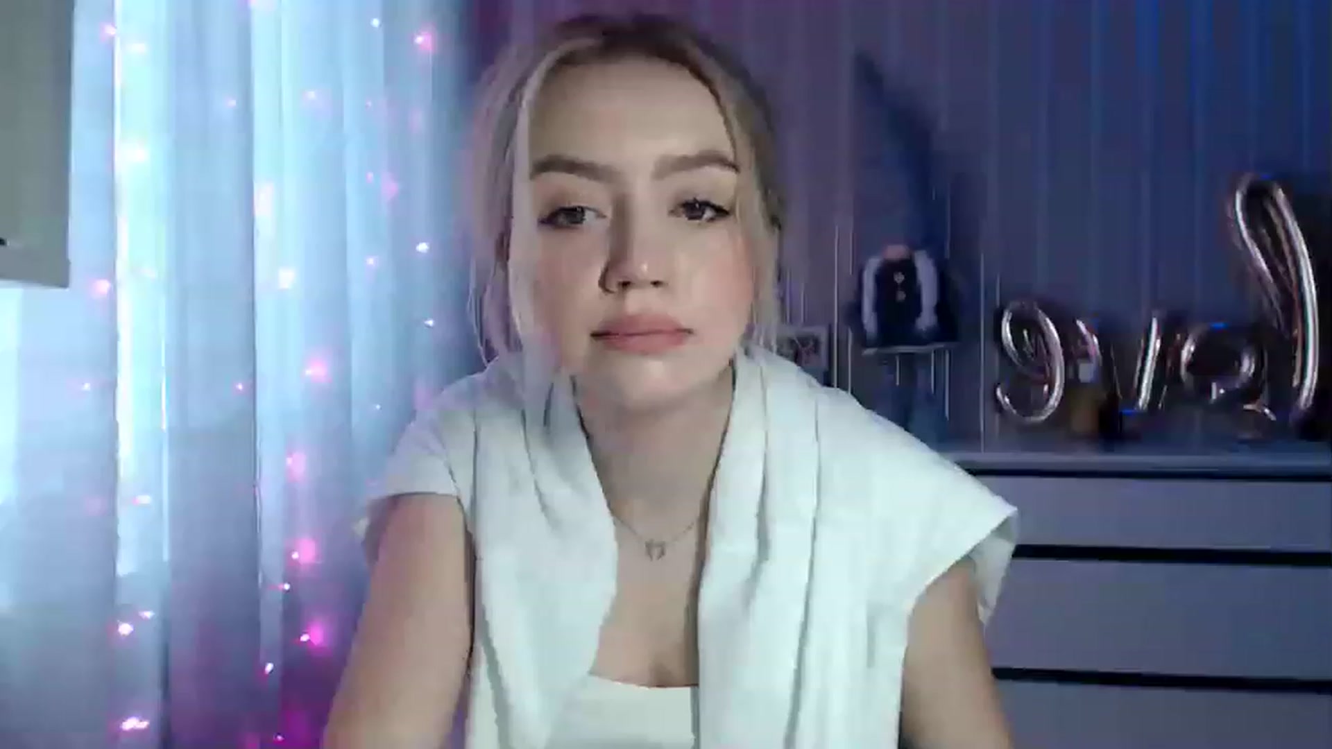 Gallery image thumbnail from CutieeBlondie's myfreecams stream on, 04/21/2023, 12:43 image 5 of 20