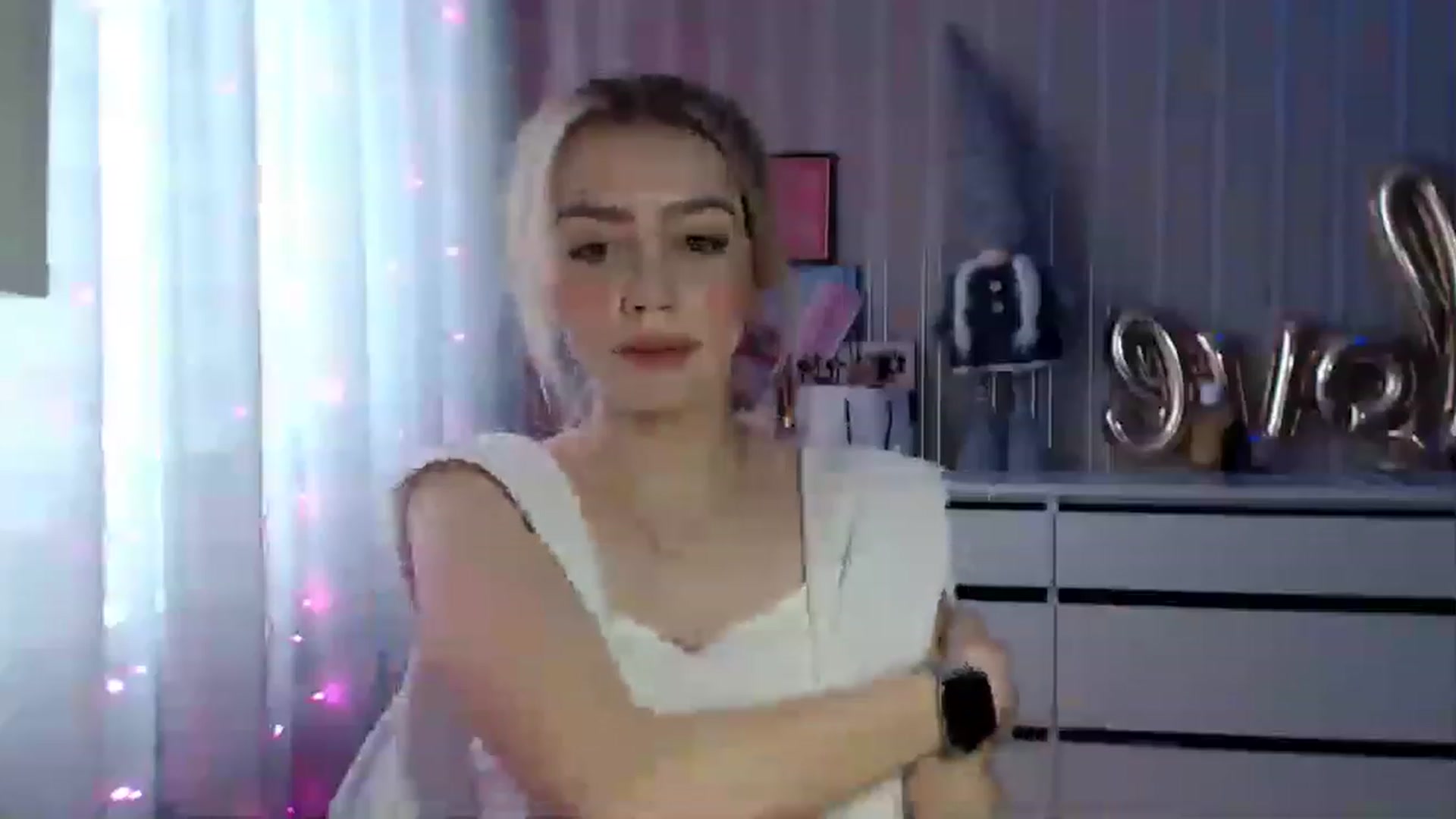 Gallery image thumbnail from CutieeBlondie's myfreecams stream on, 04/21/2023, 12:43 image 18 of 20