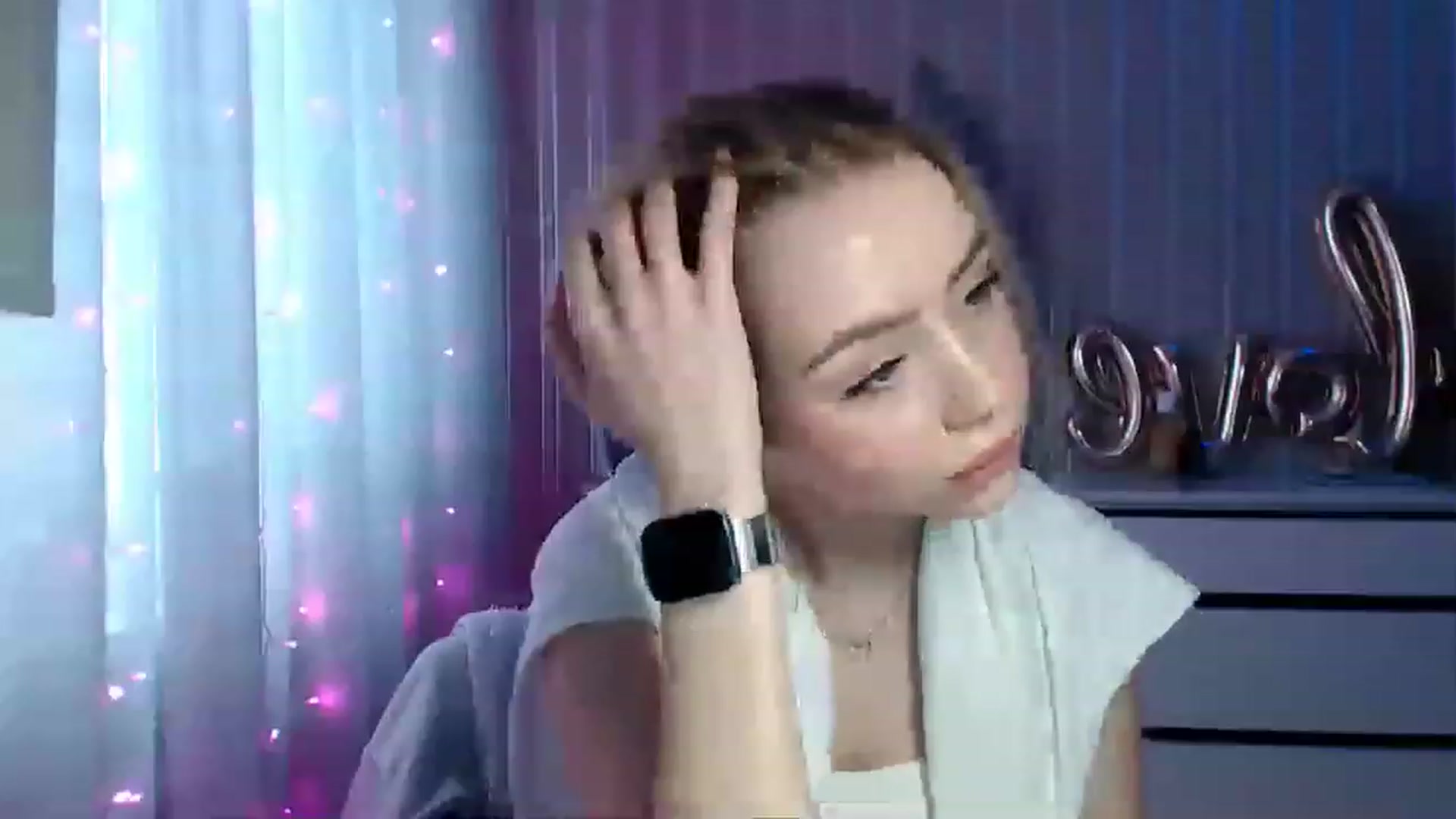 Gallery image thumbnail from CutieeBlondie's myfreecams stream on, 04/21/2023, 12:43 image 2 of 20