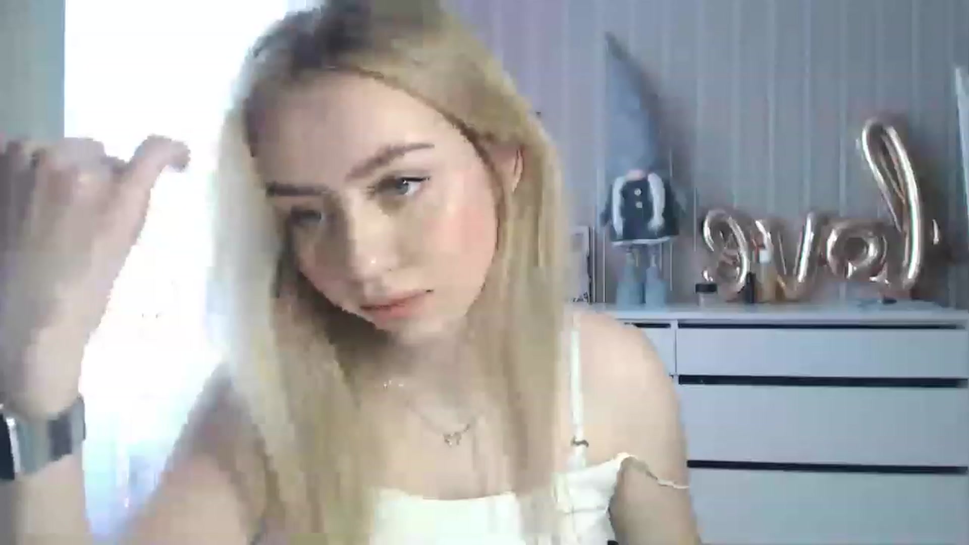 Gallery image thumbnail from CutieeBlondie's myfreecams stream on, 04/24/2023, 12:01 image 17 of 20