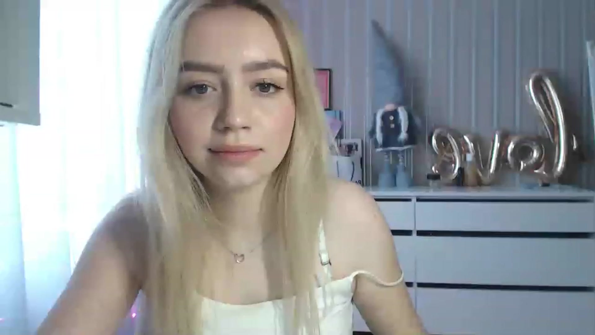 Gallery image thumbnail from CutieeBlondie's myfreecams stream on, 04/24/2023, 12:01 image 15 of 20