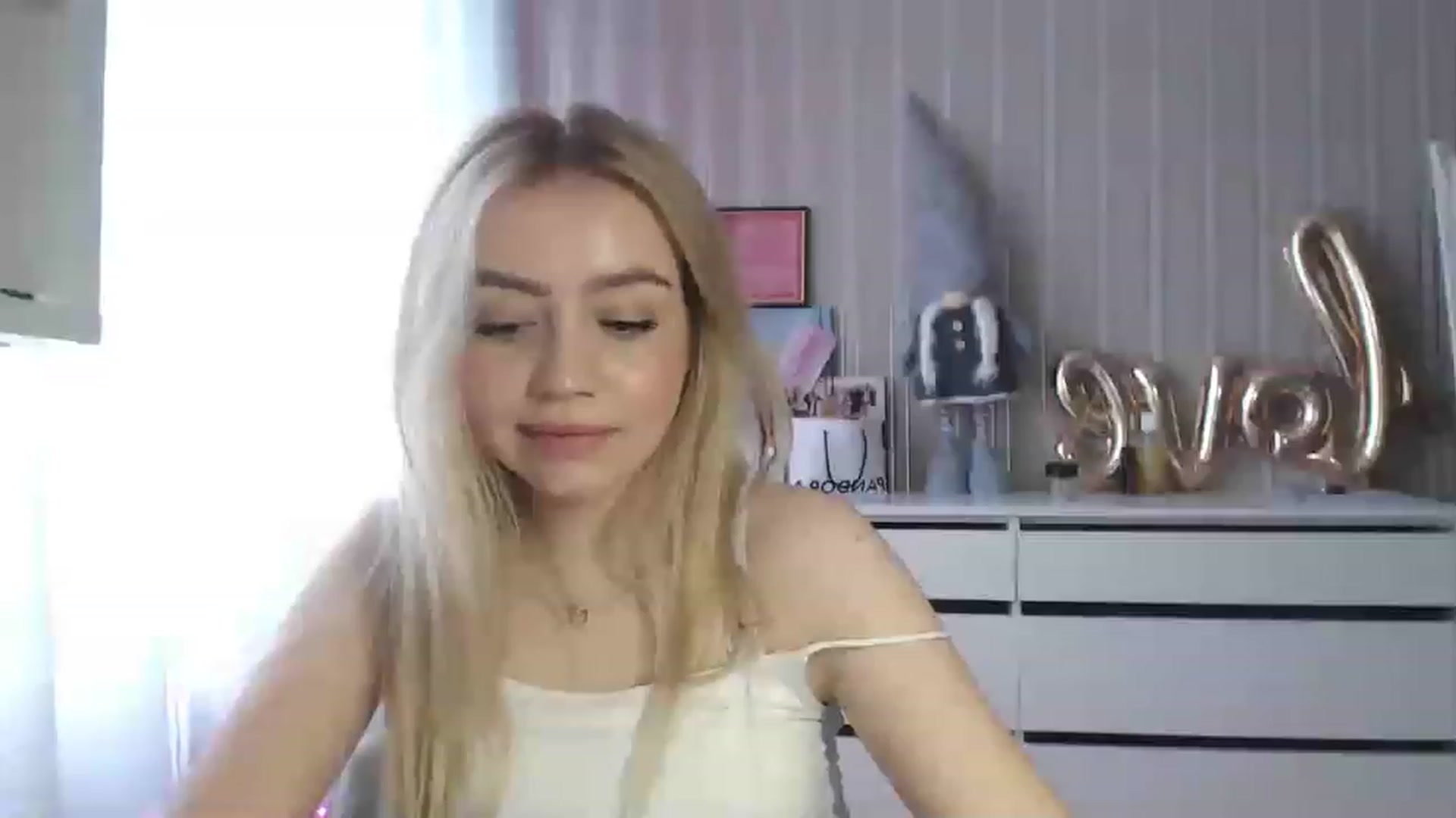 Gallery image thumbnail from CutieeBlondie's myfreecams stream on, 04/24/2023, 12:01 image 12 of 20