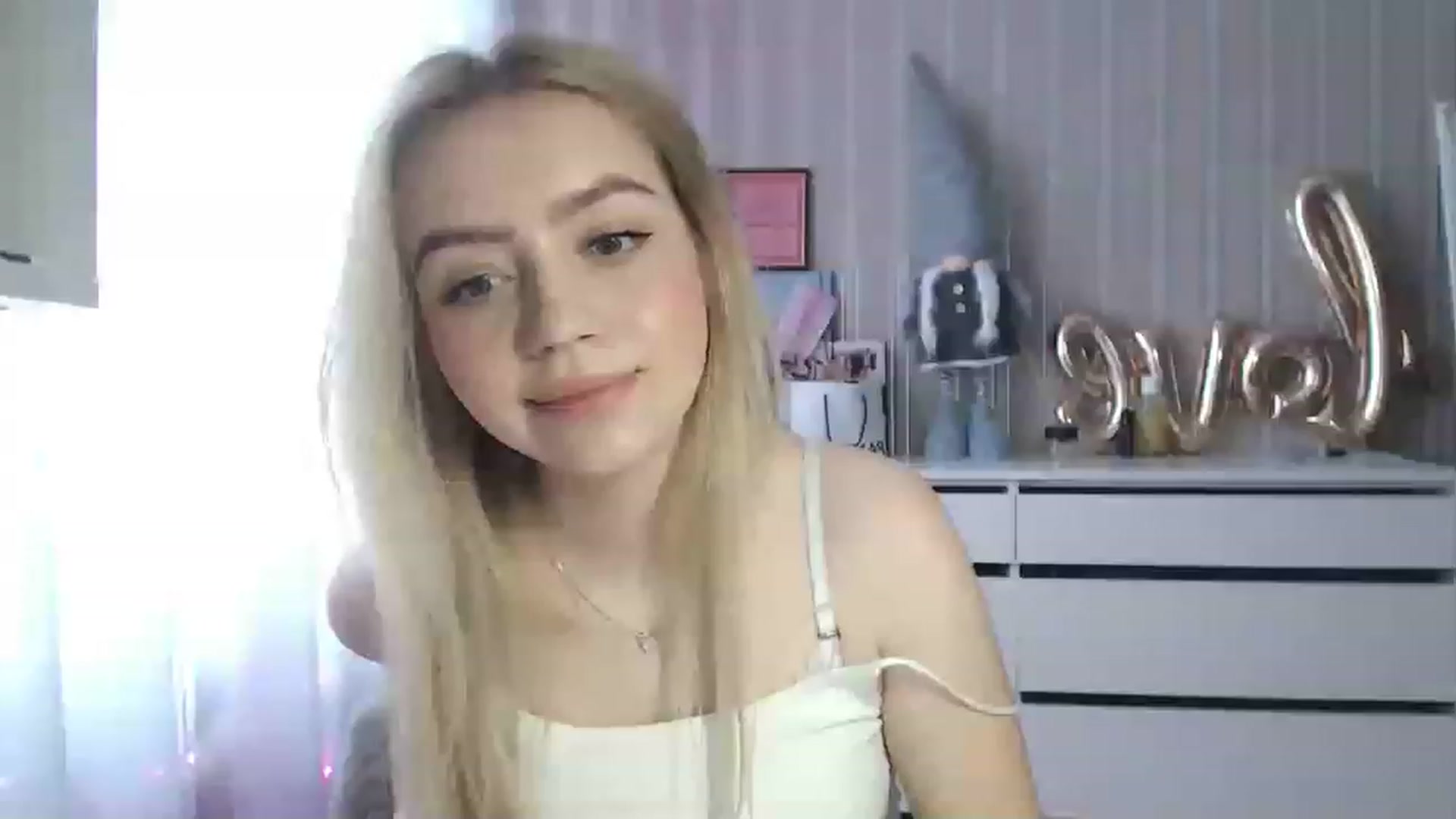 Gallery image thumbnail from CutieeBlondie's myfreecams stream on, 04/24/2023, 12:01 image 18 of 20