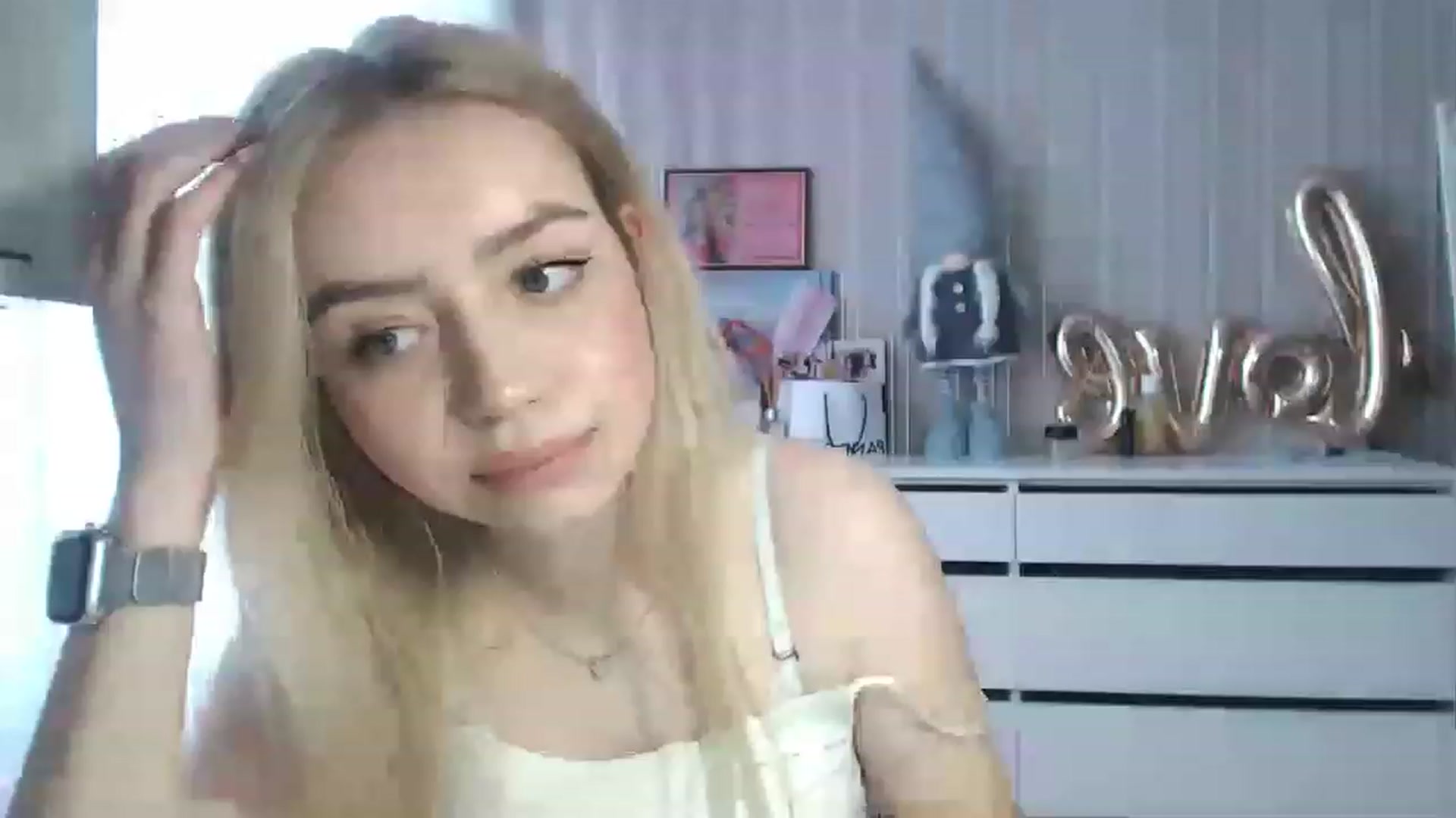 Gallery image thumbnail from CutieeBlondie's myfreecams stream on, 04/24/2023, 12:01 image 16 of 20
