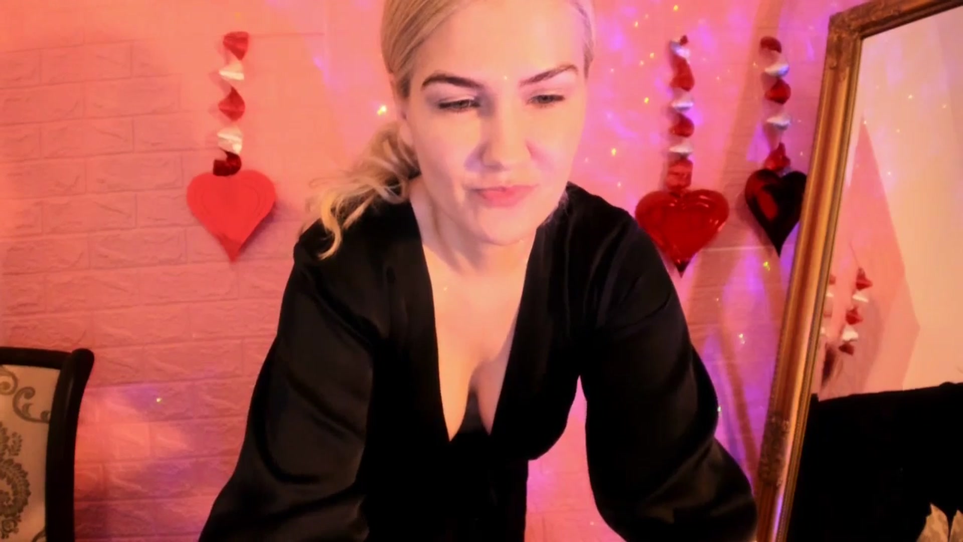 Gallery image thumbnail from CutieeMary's myfreecams stream on, 03/09/2025, 22:00 image 6 of 20
