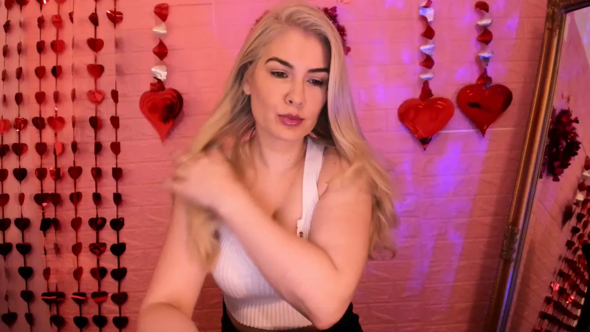 Gallery image thumbnail from CutieeMary's myfreecams stream on, 03/16/2025, 18:57 image 1 of 20