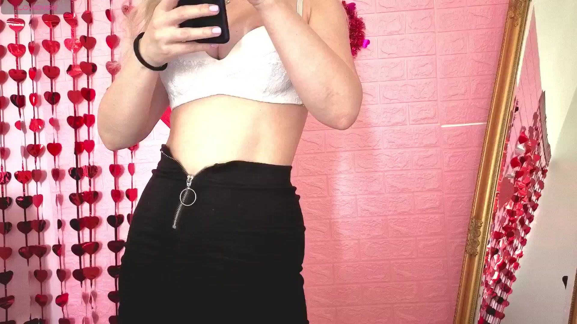 Gallery image thumbnail from CutieeMary's myfreecams stream on, 04/08/2025, 13:53 image 9 of 20