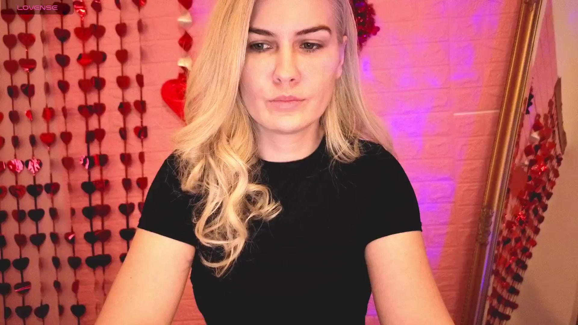 Gallery image thumbnail from CutieeMary's myfreecams stream on, 04/11/2025, 19:29 image 13 of 20