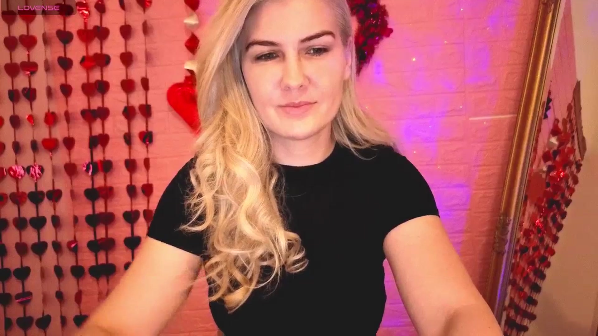 Gallery image thumbnail from CutieeMary's myfreecams stream on, 04/11/2025, 19:29 image 10 of 20
