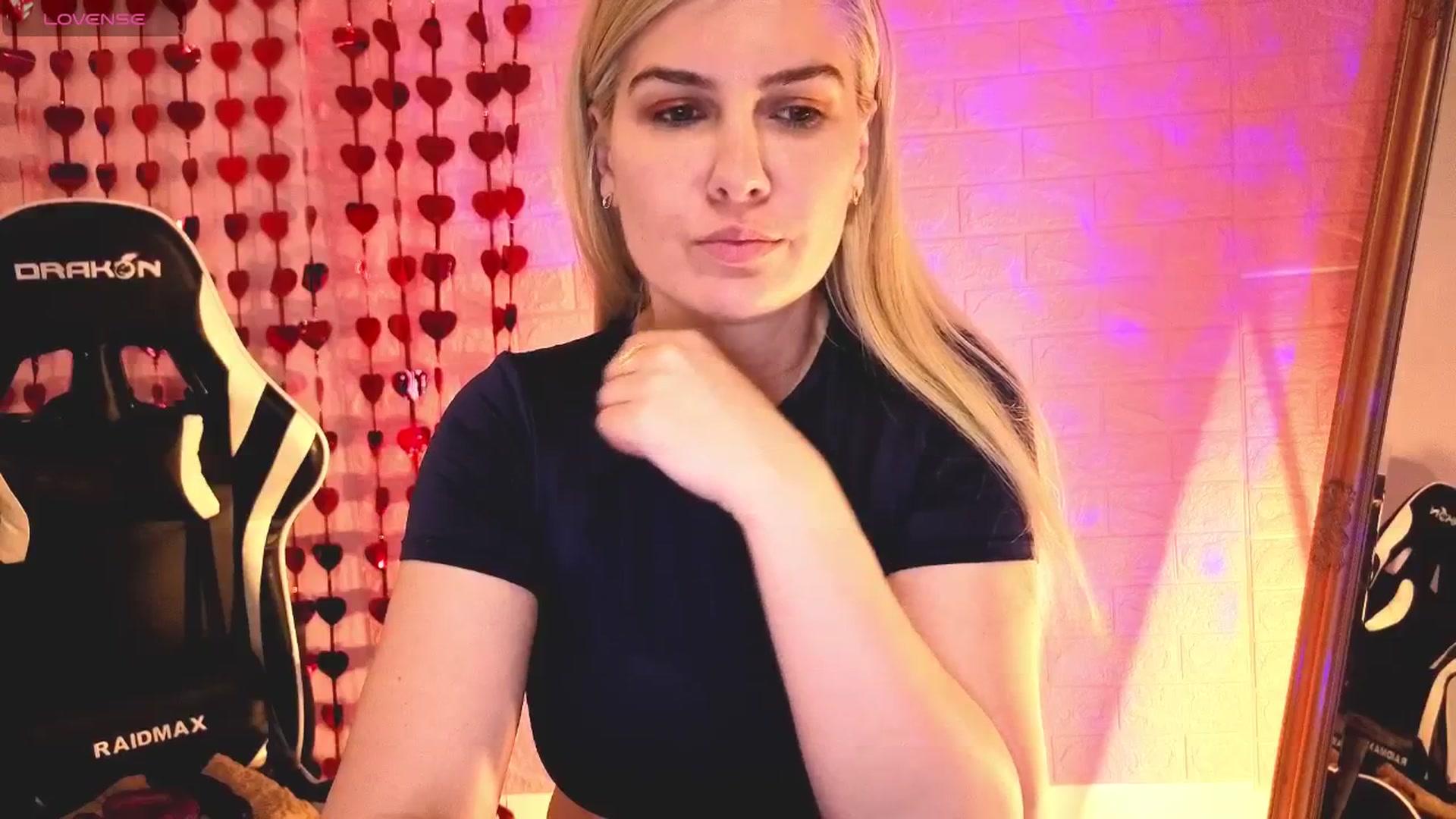 Gallery image thumbnail from CutieeMary's myfreecams stream on, 04/24/2025, 19:15 image 6 of 20
