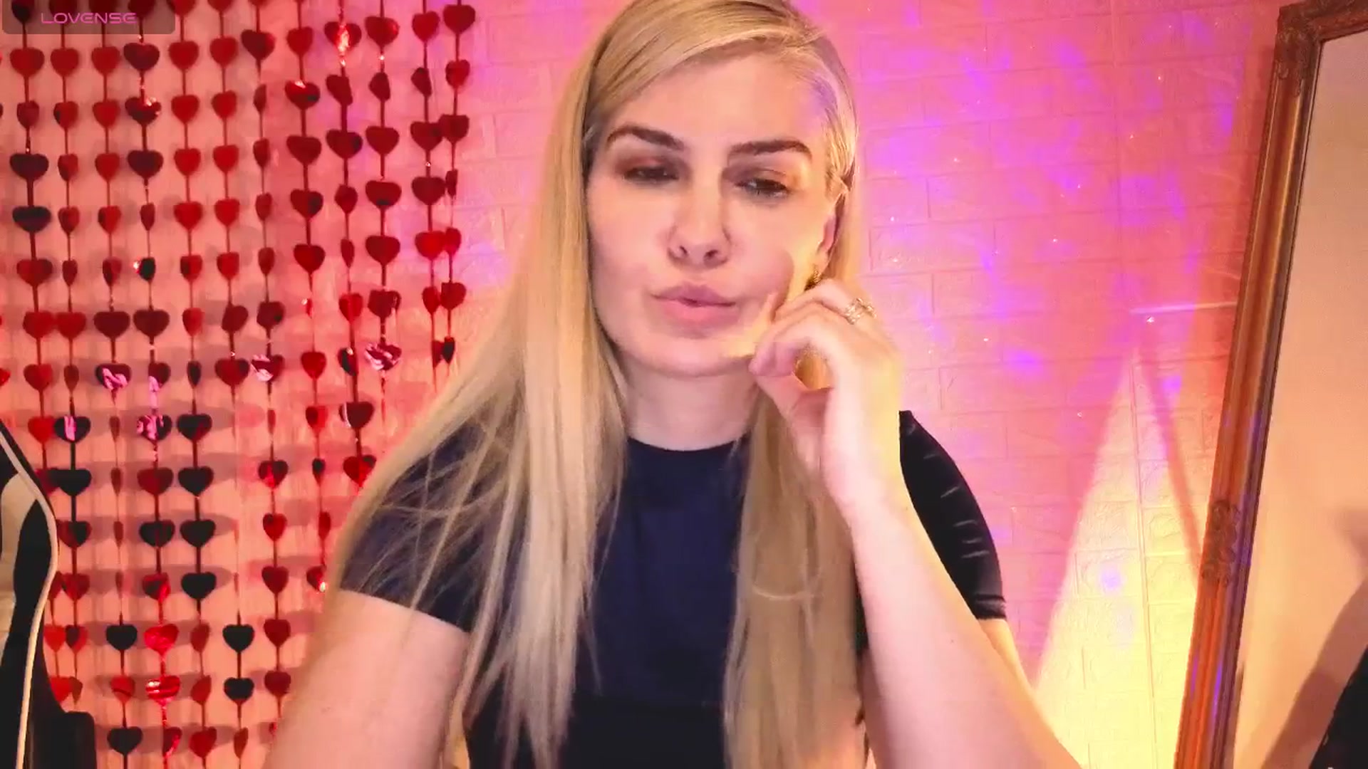 Gallery image thumbnail from CutieeMary's myfreecams stream on, 04/24/2025, 19:15 image 20 of 20