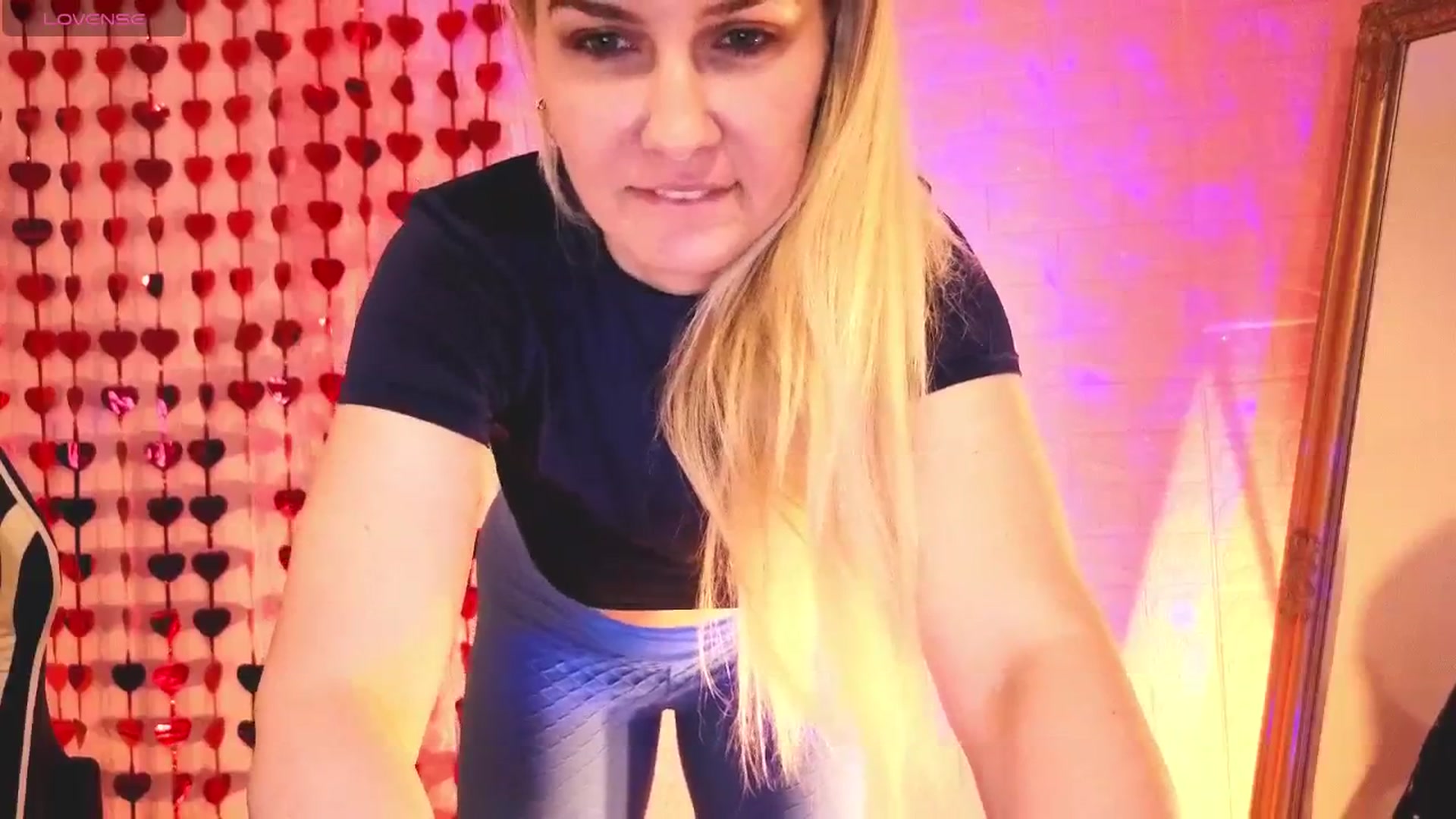 Gallery image thumbnail from CutieeMary's myfreecams stream on, 04/24/2025, 19:15 image 10 of 20