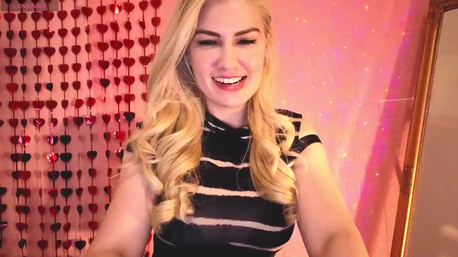 Gallery image thumbnail from CutieeMary's myfreecams stream on, 04/25/2025, 18:59 image 11 of 20