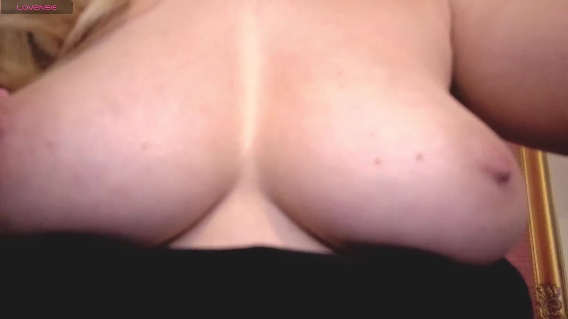 Gallery image thumbnail from CutieeMary's myfreecams stream on, 05/18/2025, 13:47 image 15 of 20