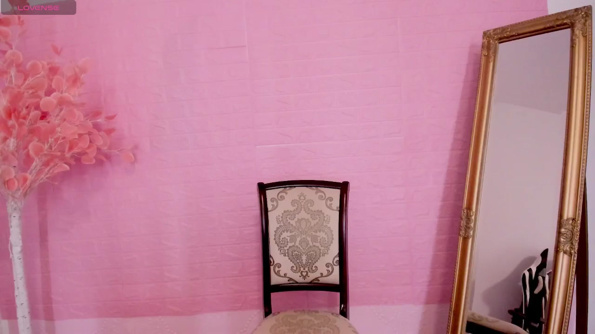Gallery image thumbnail from CutieeMary's myfreecams stream on, 07/26/2025, 15:18 image 3 of 20