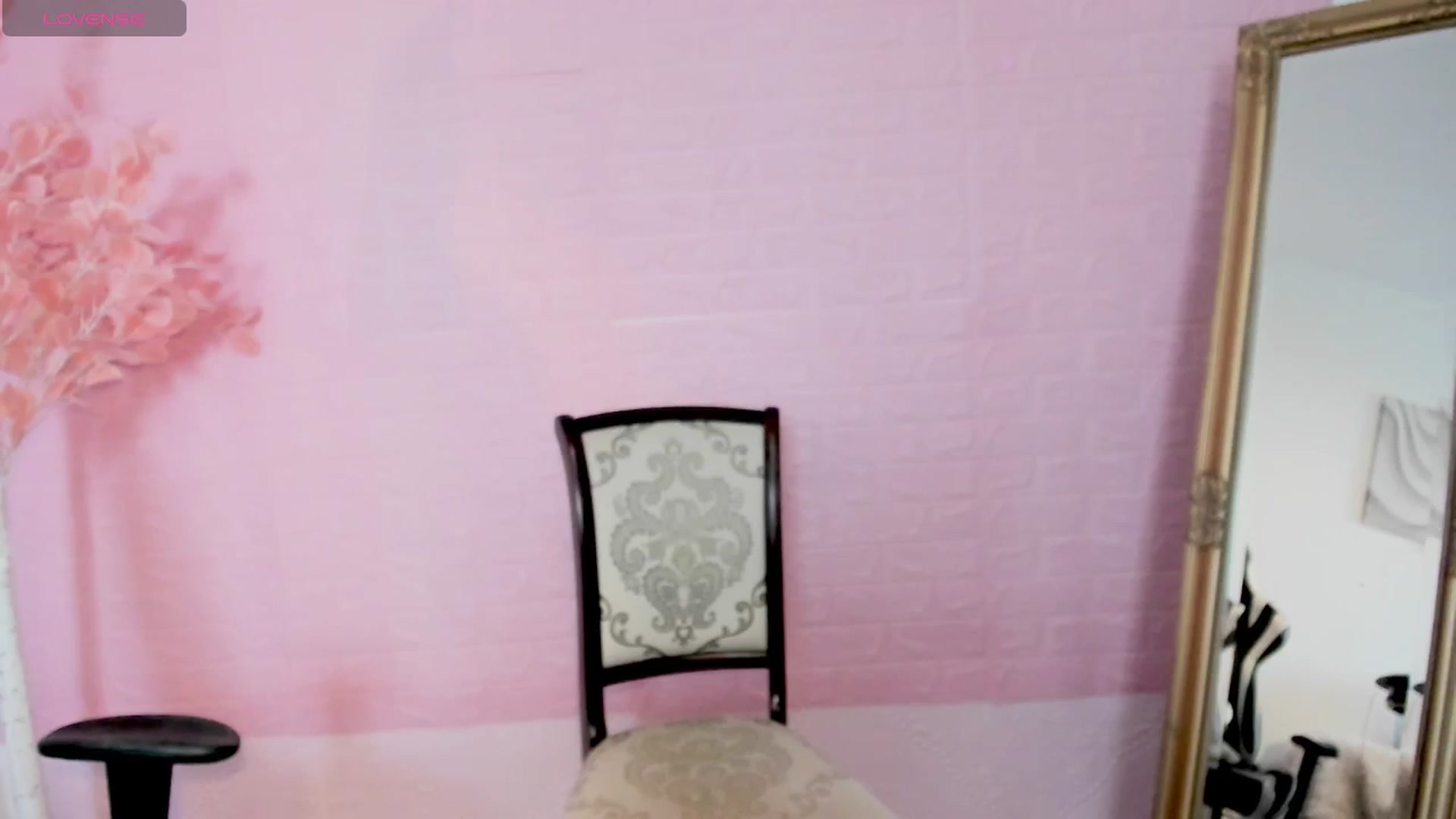 Gallery image thumbnail from CutieeMary's myfreecams stream on, 08/02/2025, 17:32 image 8 of 20