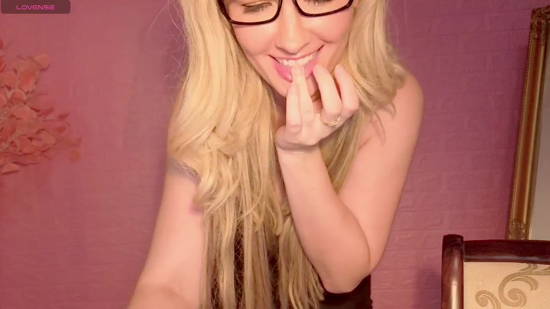 Gallery image thumbnail from CutieeMary's myfreecams stream on, 08/22/2025, 15:59 image 13 of 20