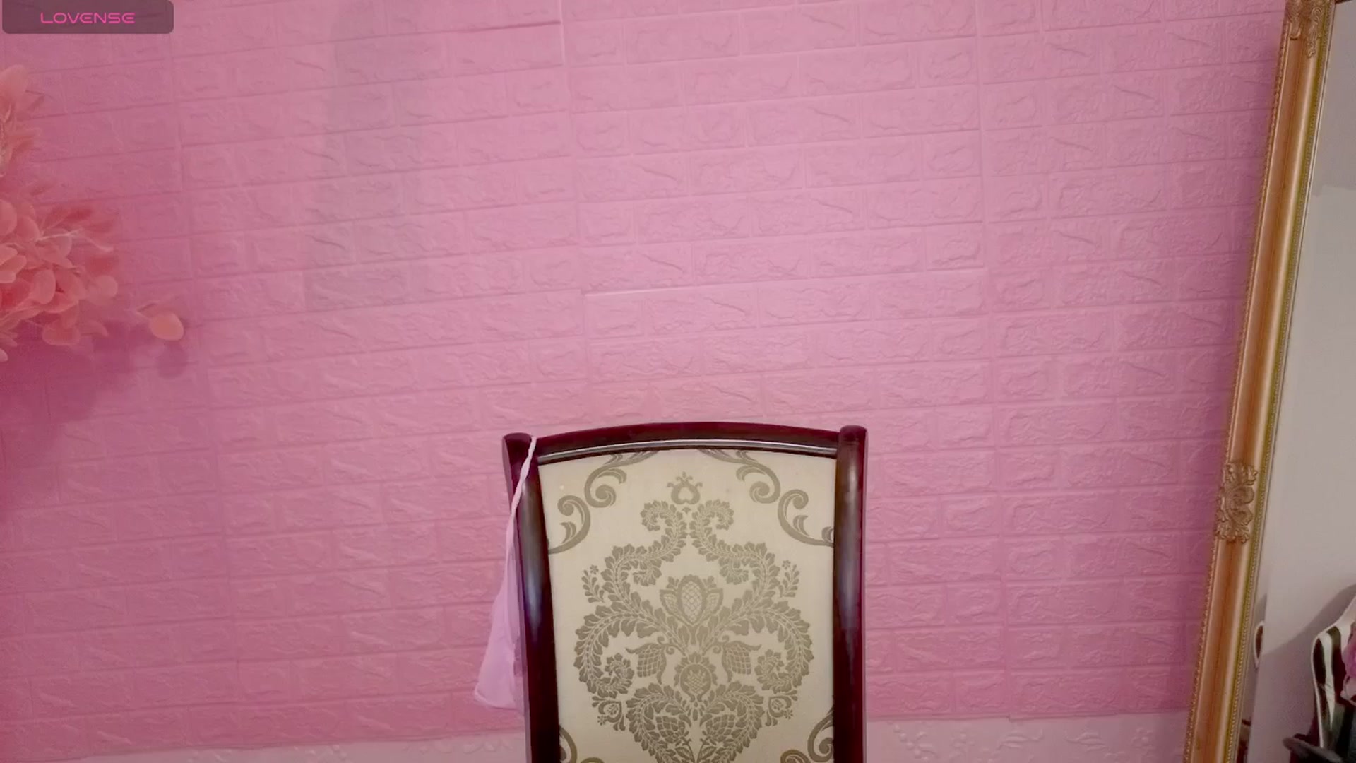 Gallery image thumbnail from CutieeMary's myfreecams stream on, 09/04/2025, 14:11 image 12 of 20