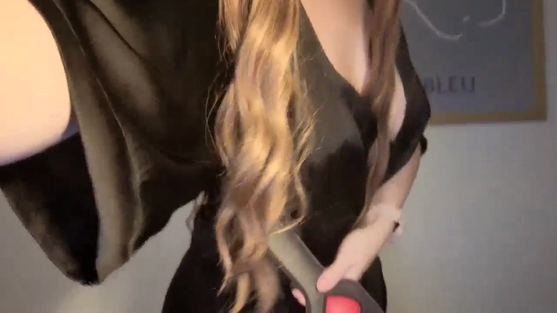 Gallery image thumbnail from CutieeMary's myfreecams stream on, 04/19/2026, 21:18 image 7 of 20