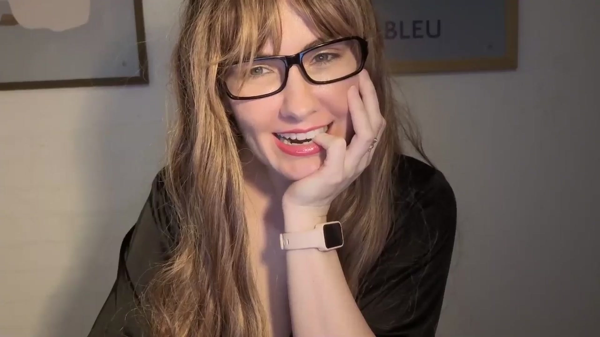 Gallery image thumbnail from CutieeMary's myfreecams stream on, 04/19/2026, 21:18 image 6 of 20