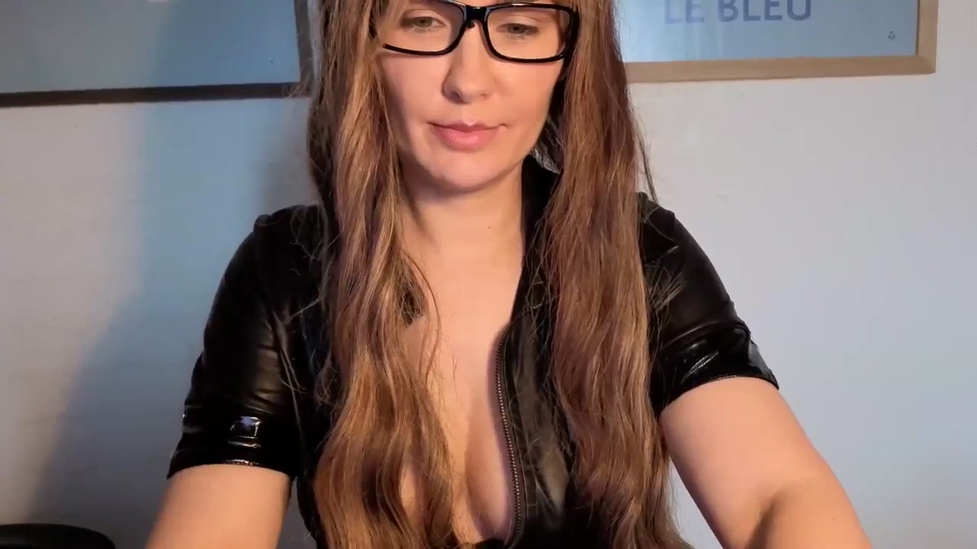 Gallery image thumbnail from CutieeMary's myfreecams stream on, 05/01/2026, 15:55 image 19 of 20