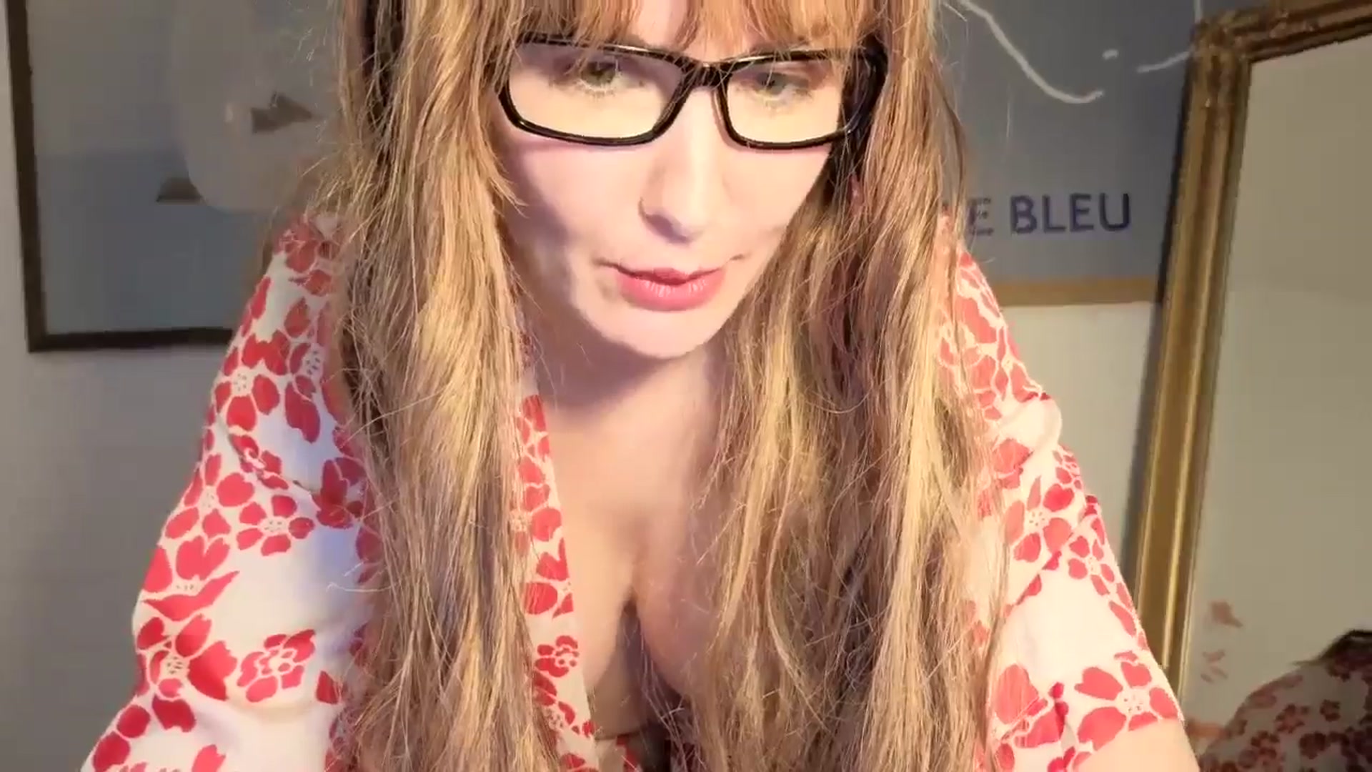 Gallery image thumbnail from CutieeMary's myfreecams stream on, 05/02/2026, 20:45 image 12 of 20