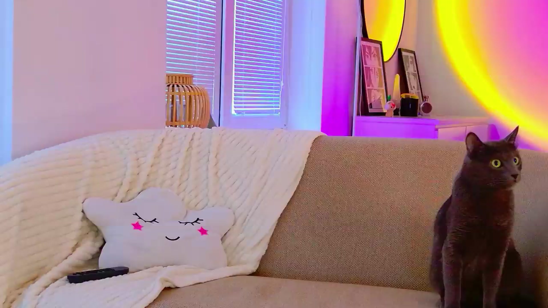 Gallery image thumbnail from Cutielola's myfreecams stream on, 05/21/2026, 07:41 image 1 of 20