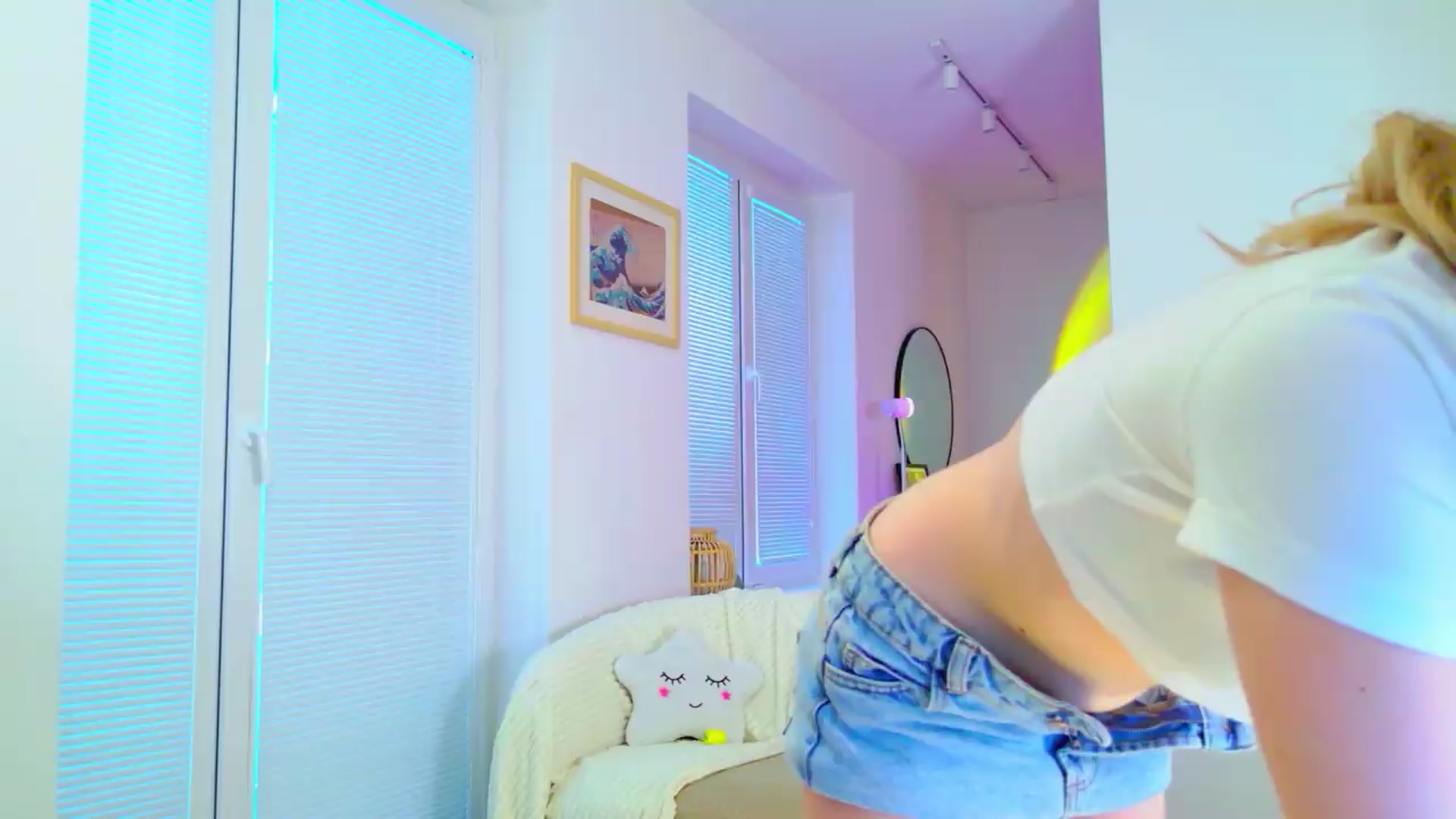 Gallery image thumbnail from Cutielola's myfreecams stream on, 05/24/2026, 03:28 image 5 of 20