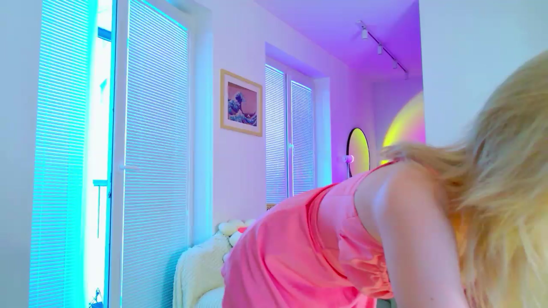 Gallery image thumbnail from Cutielola's myfreecams stream on, 05/30/2026, 02:33 image 14 of 20