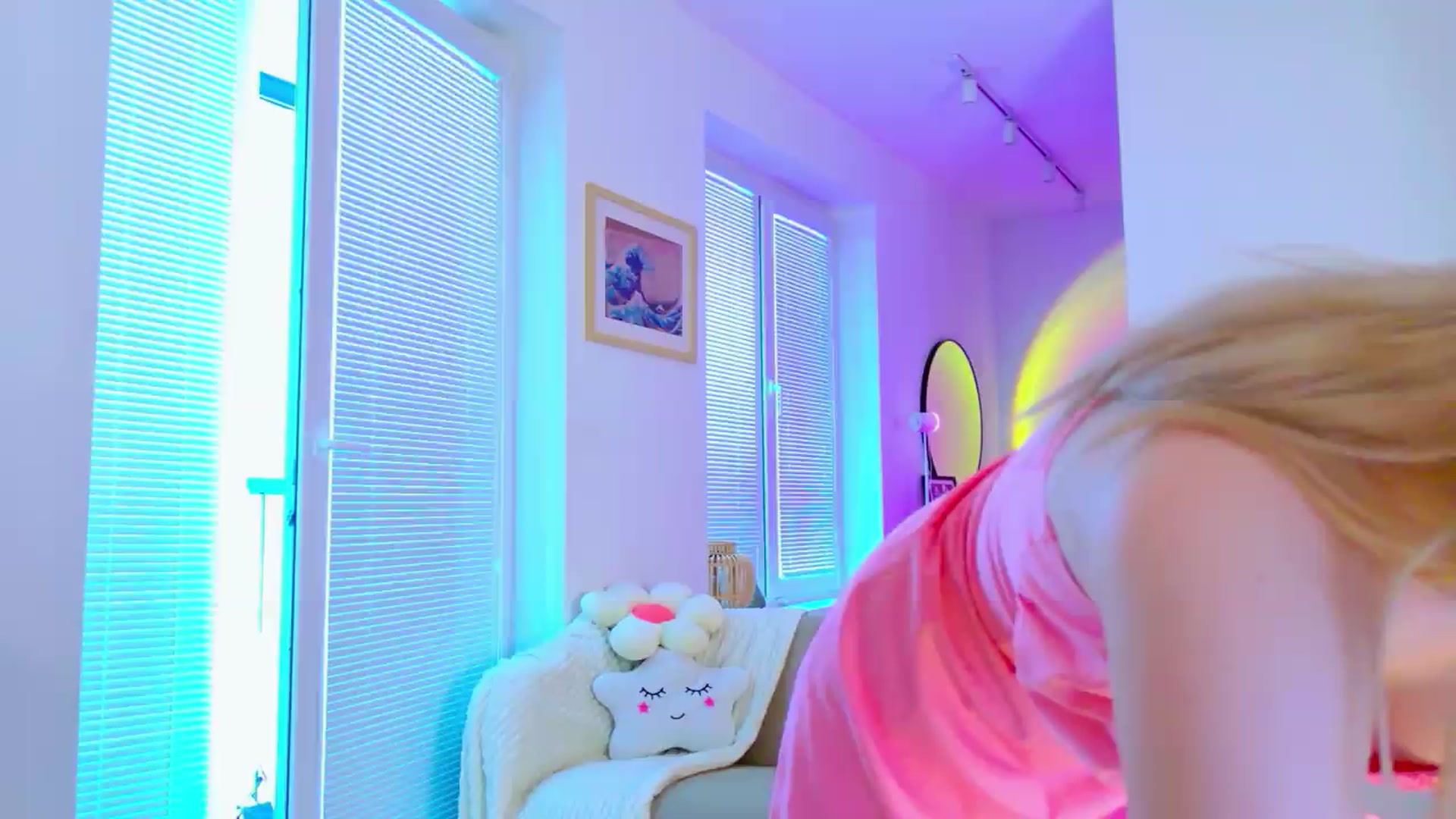 Gallery image thumbnail from Cutielola's myfreecams stream on, 05/30/2026, 02:33 image 9 of 20