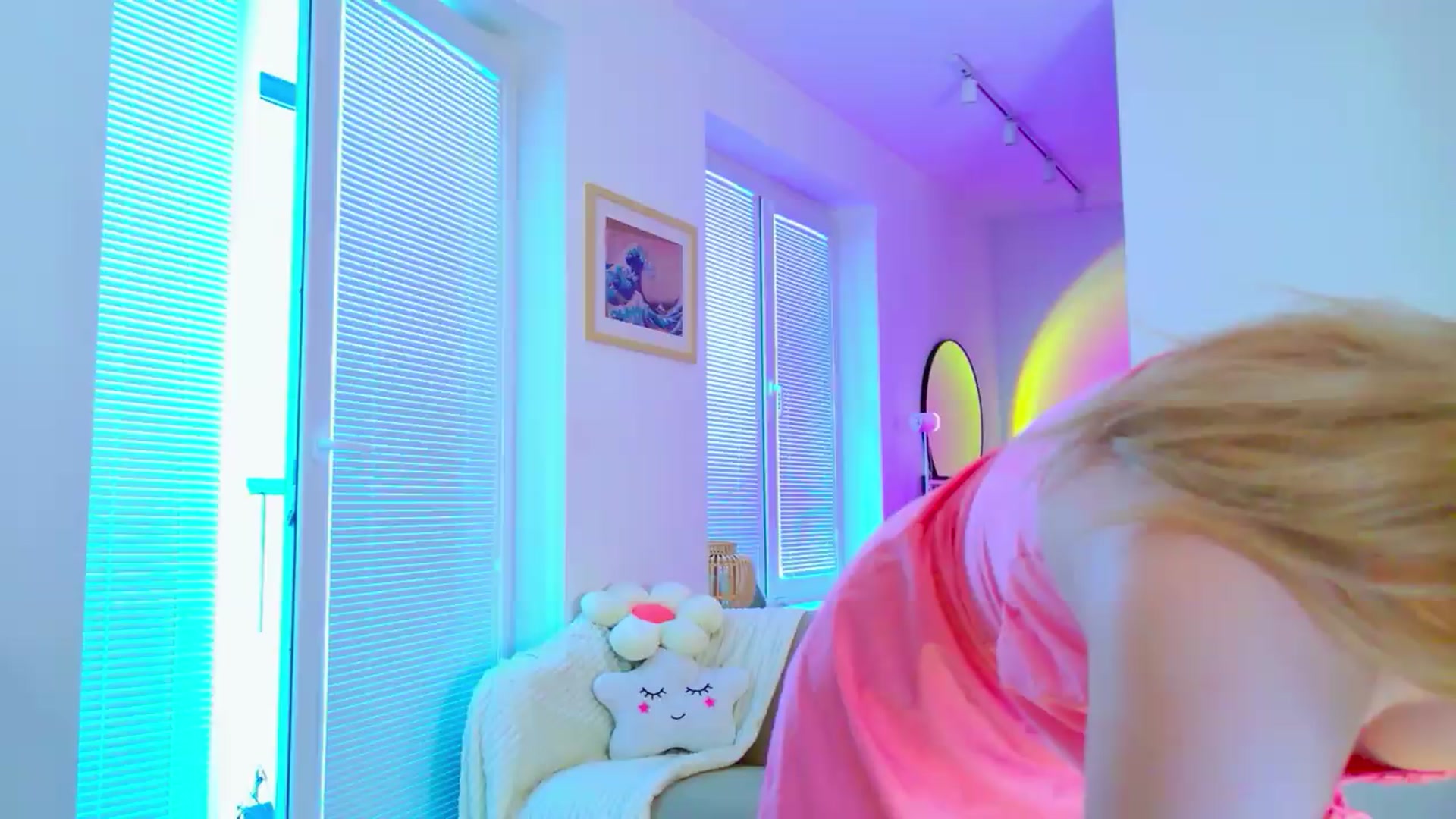 Gallery image thumbnail from Cutielola's myfreecams stream on, 05/30/2026, 02:33 image 10 of 20
