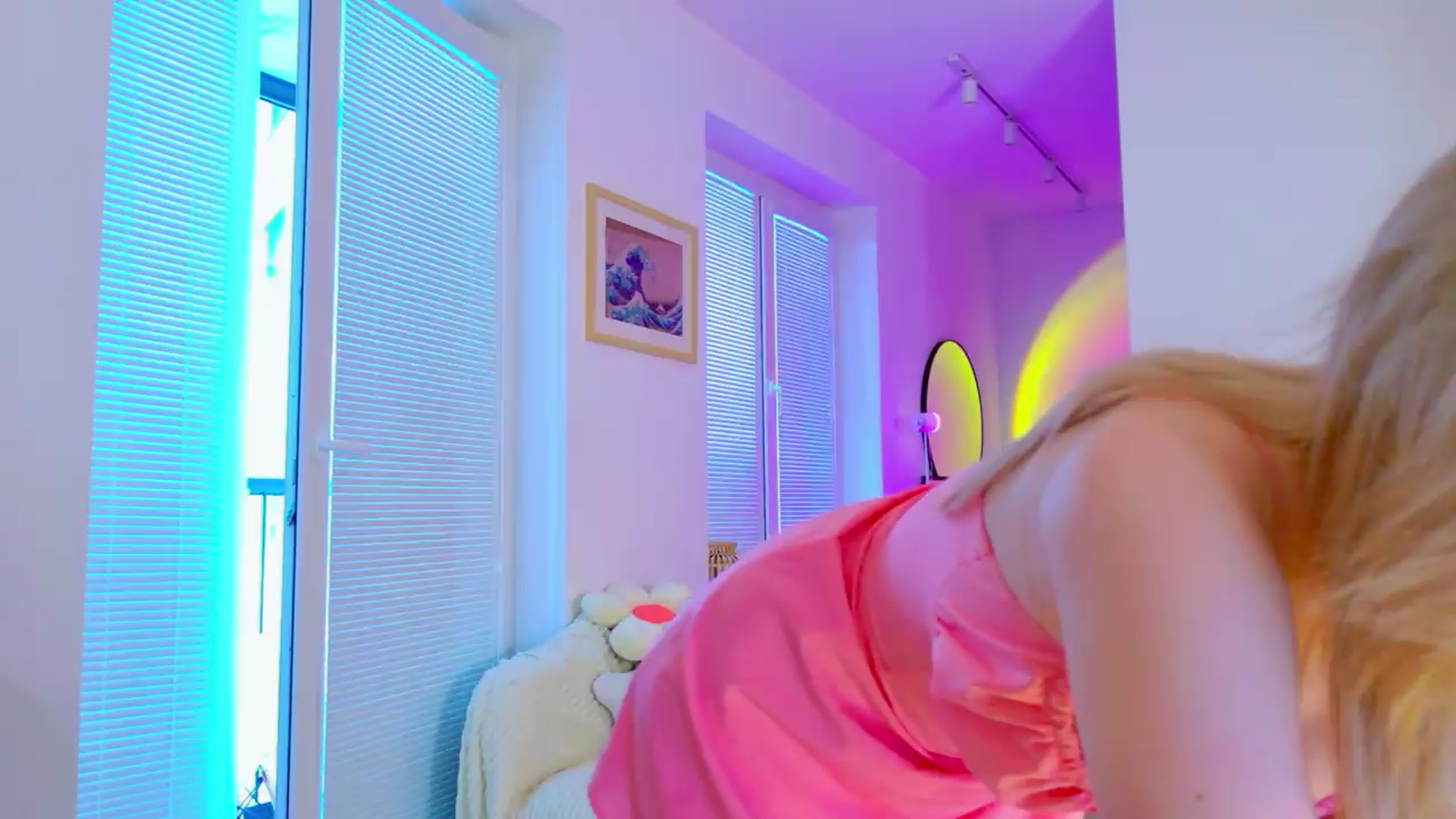 Gallery image thumbnail from Cutielola's myfreecams stream on, 05/30/2026, 02:33 image 20 of 20