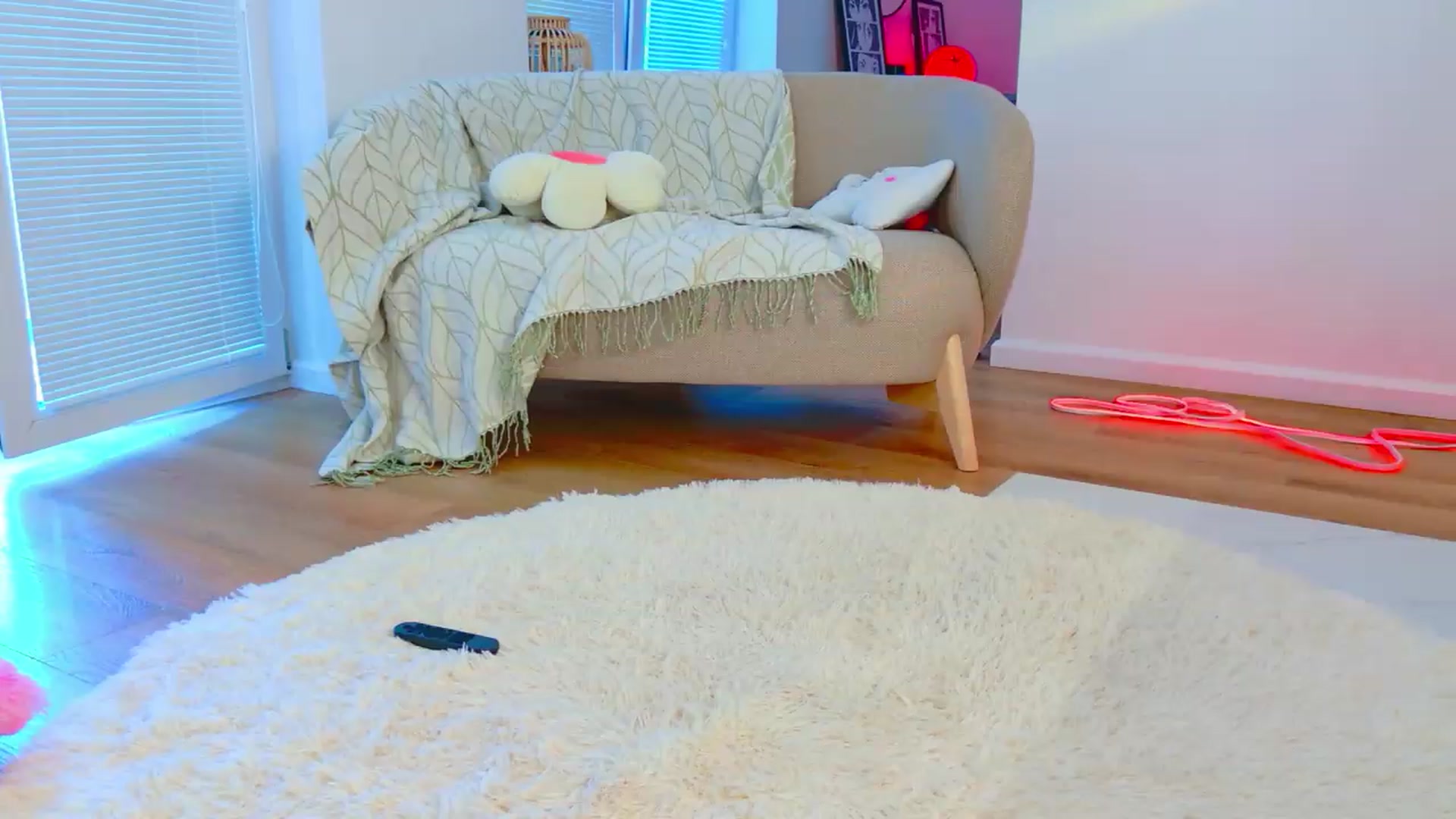 Gallery image thumbnail from Cutielola's myfreecams stream on, 07/08/2026, 06:23 image 14 of 20