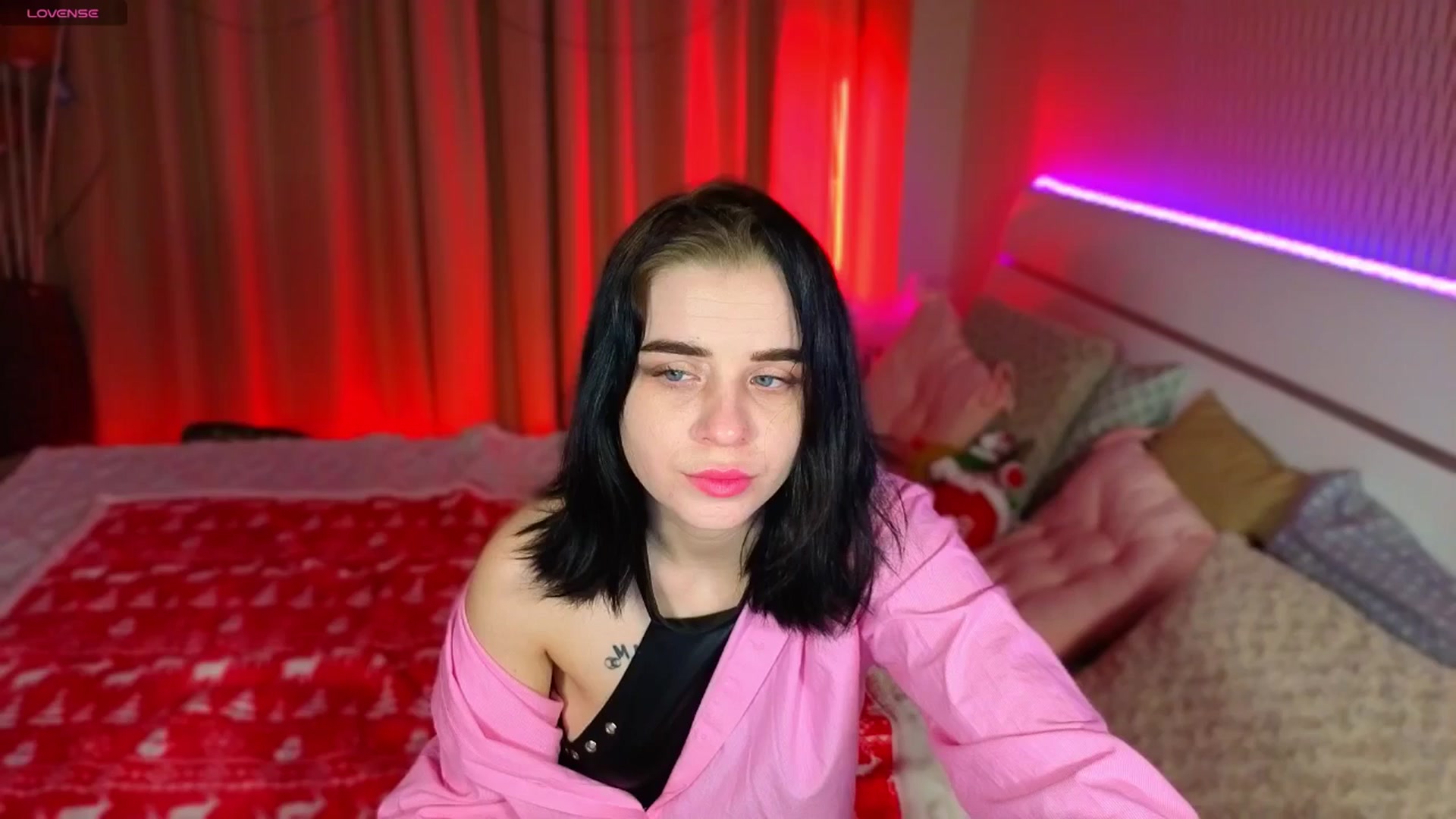 Gallery image thumbnail from CutiesMariaa's myfreecams stream on, 12/26/2025, 22:00 image 11 of 20
