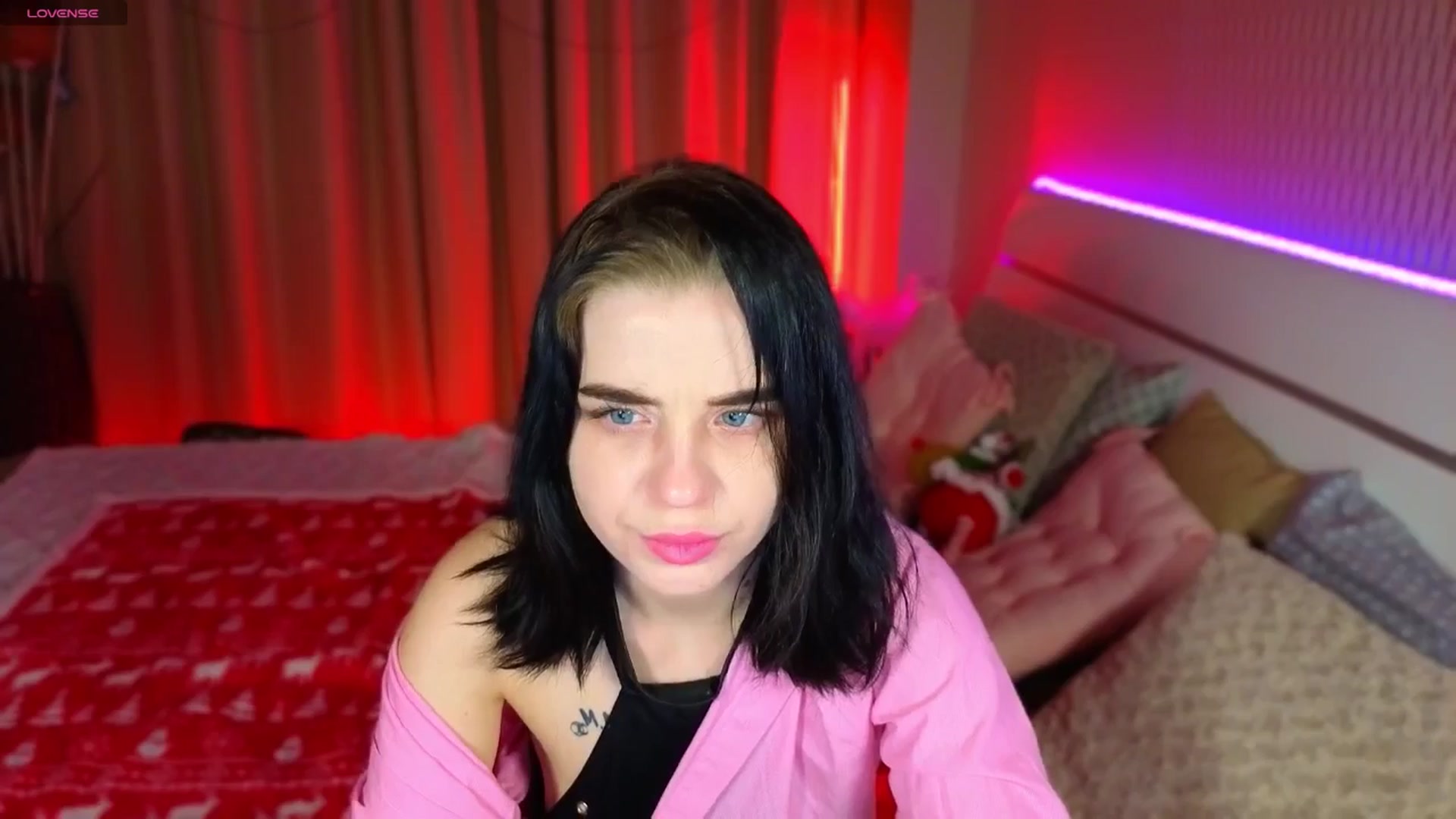 Gallery image thumbnail from CutiesMariaa's myfreecams stream on, 12/26/2025, 22:00 image 12 of 20