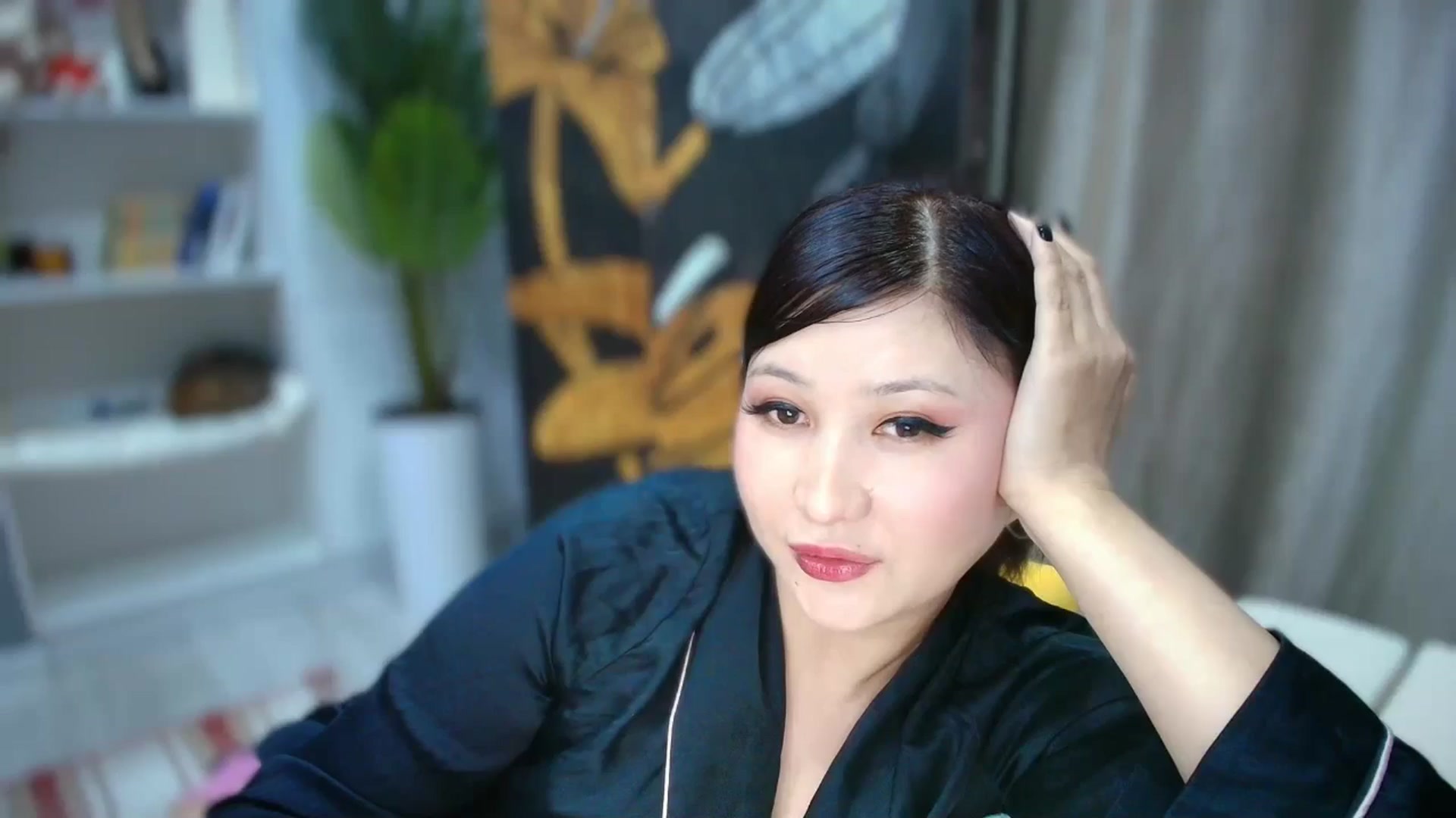 Gallery image thumbnail from Cutiethebomb's myfreecams stream on, 04/22/2026, 23:16 image 13 of 20